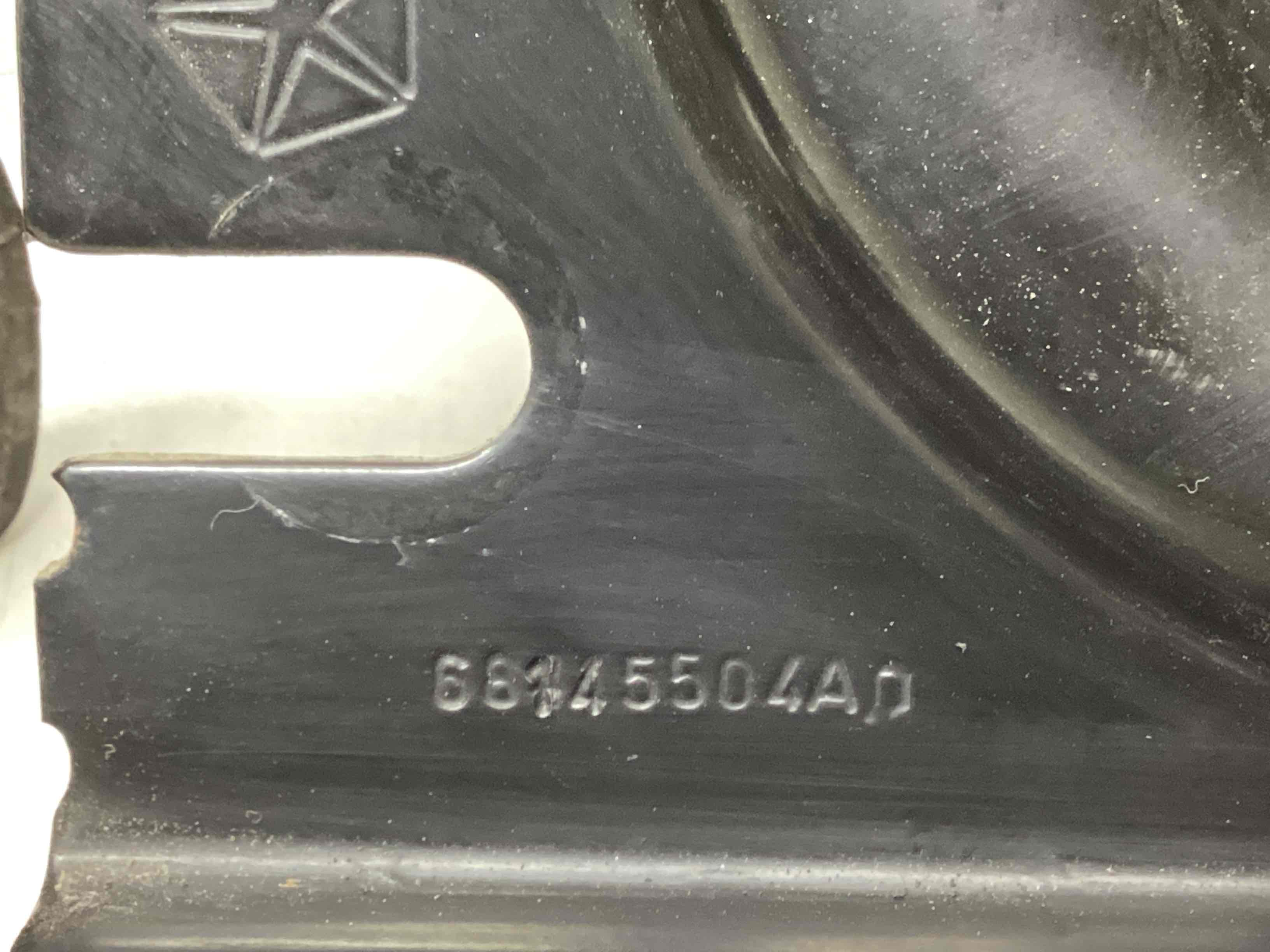 Колесо запасне, тримач, кронштейн, обшивка