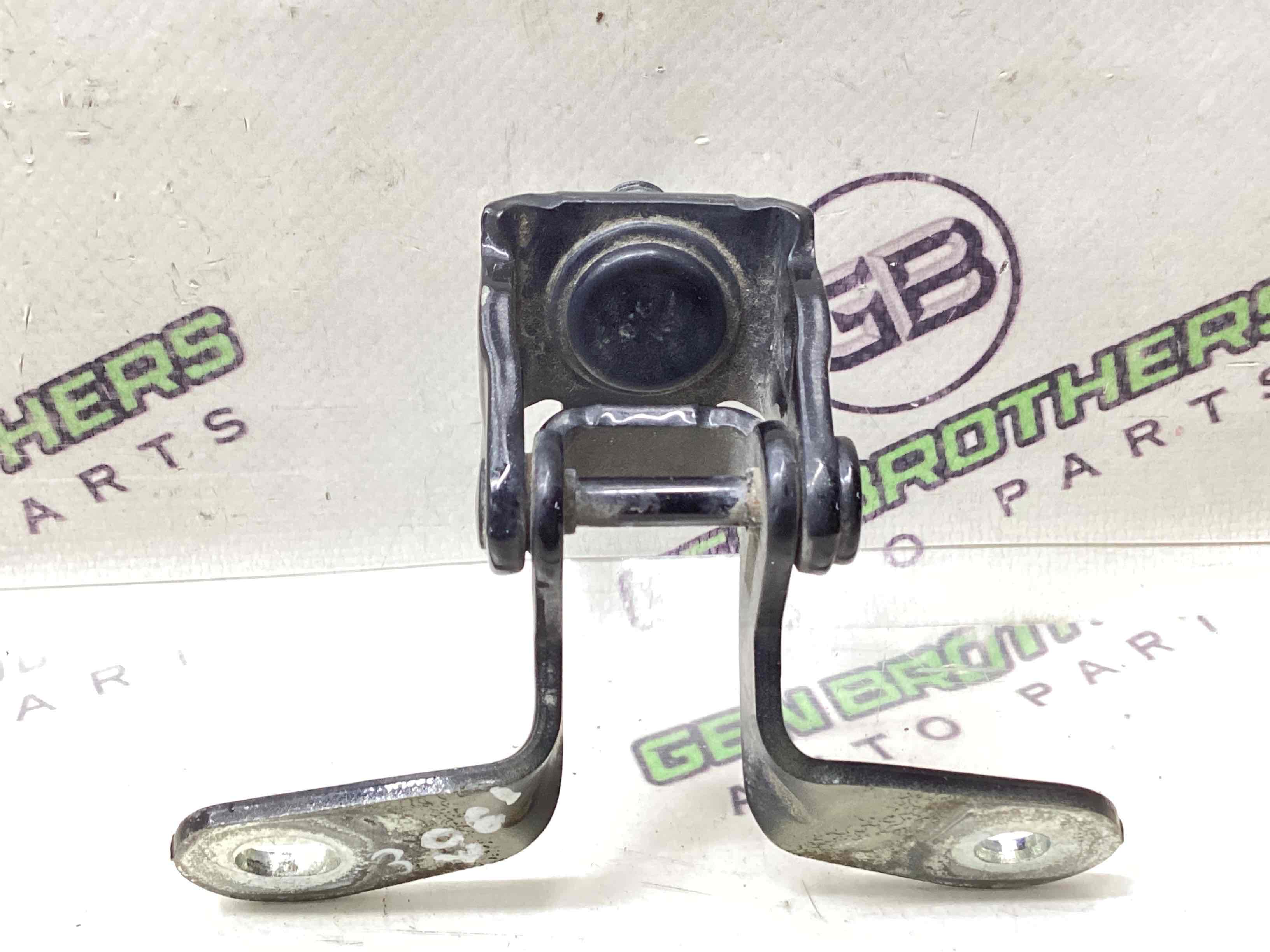 Петля кришки багажника, двері багажника