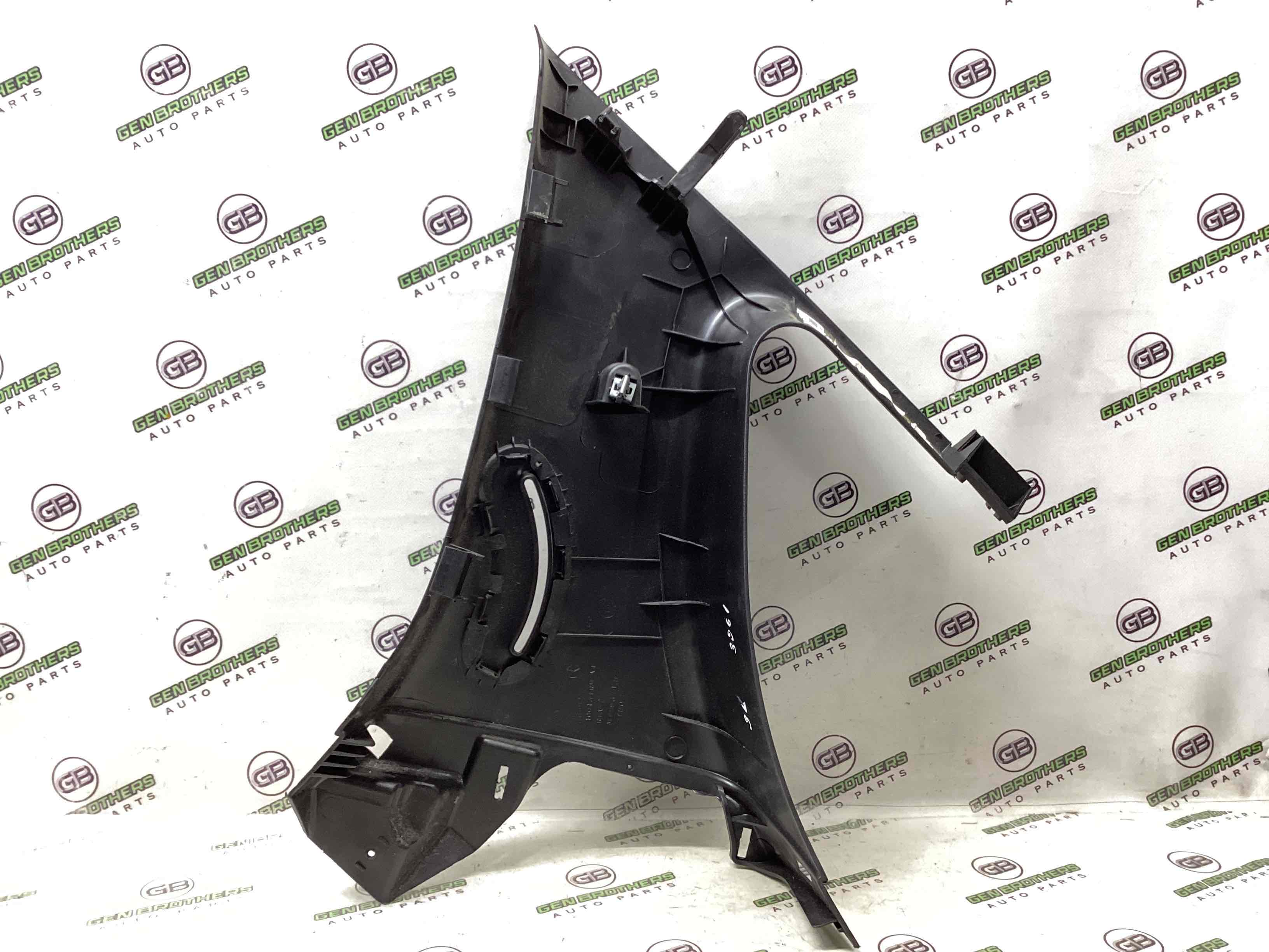 Обшивка задньої стійки ліва