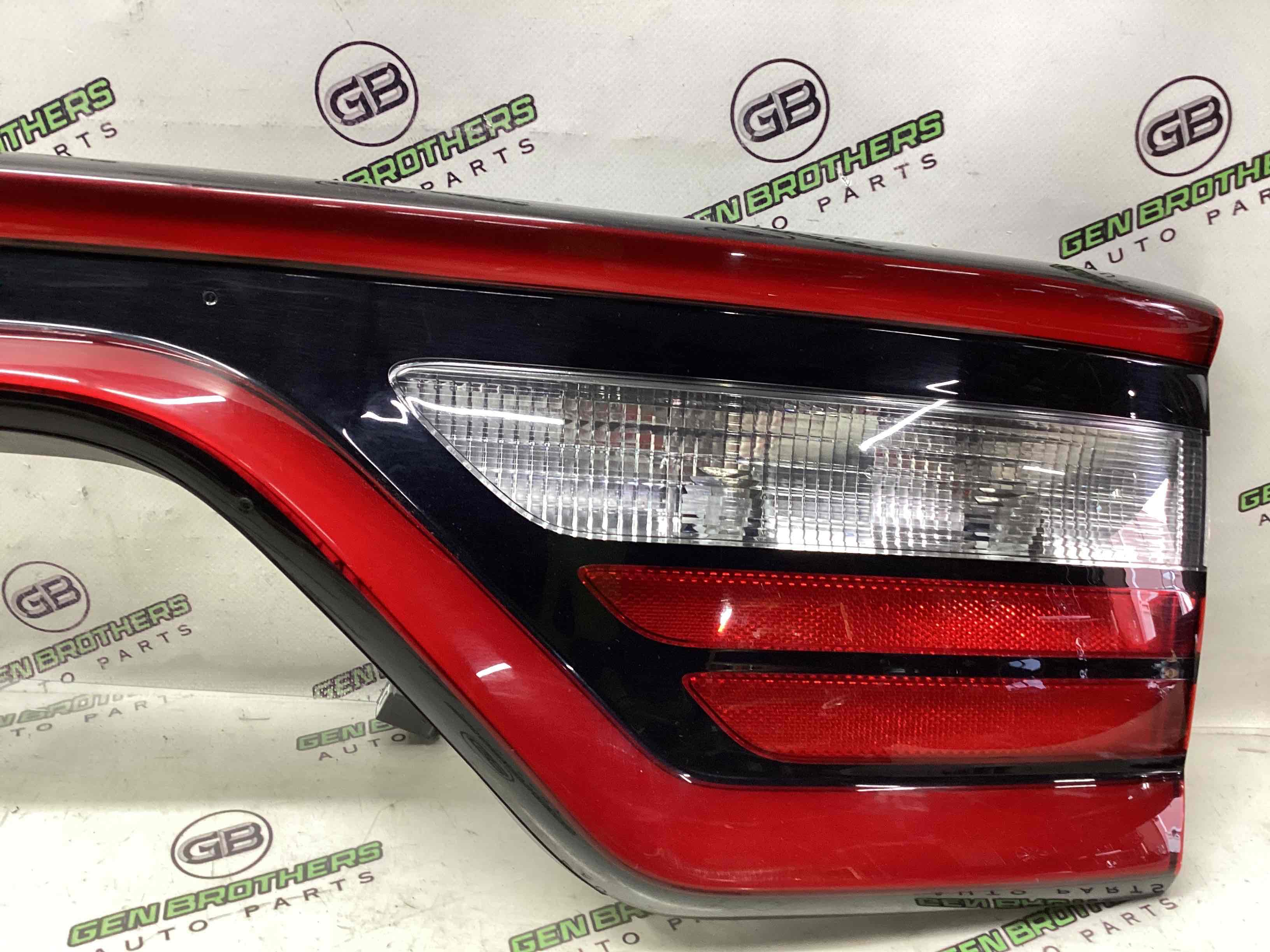 Фонарь стоп сигнала