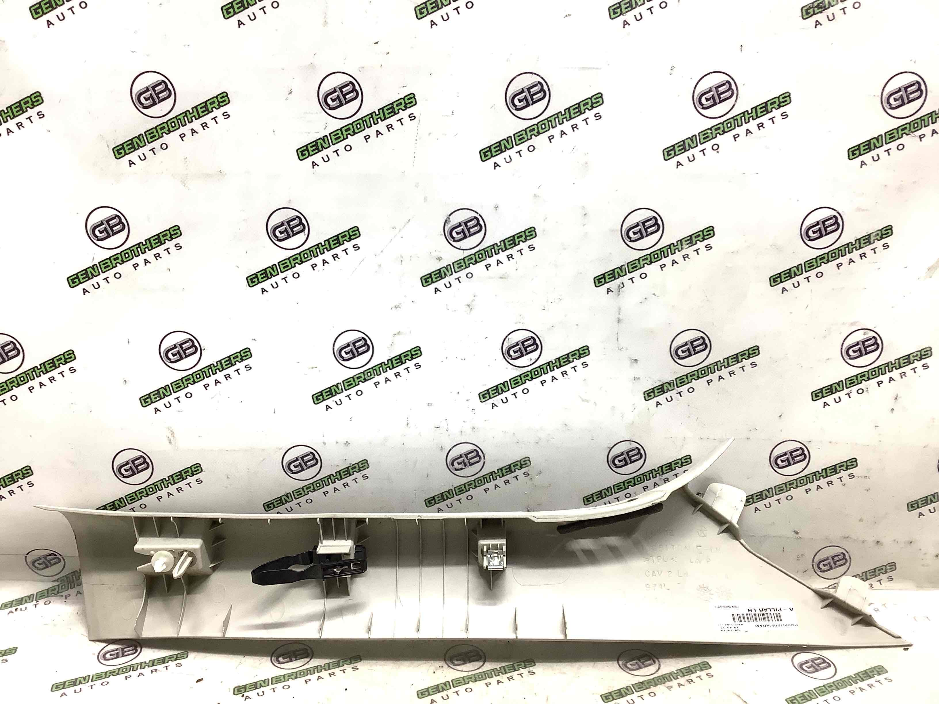 Обшивка передньої стійки ліва