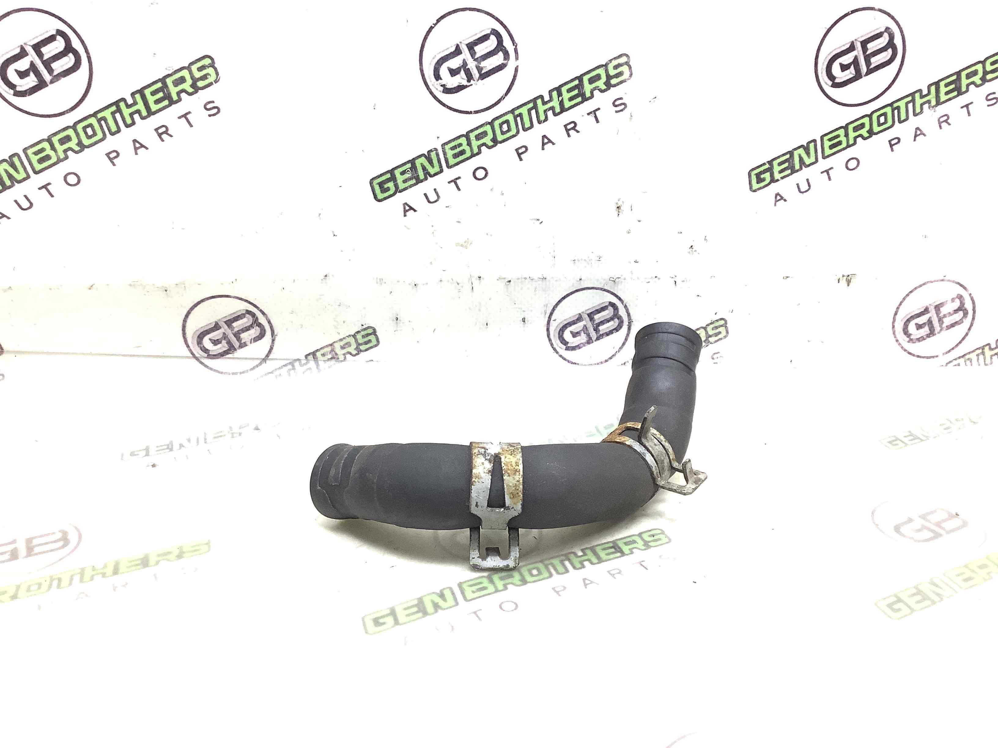 Патрубок трубопровід, шланг