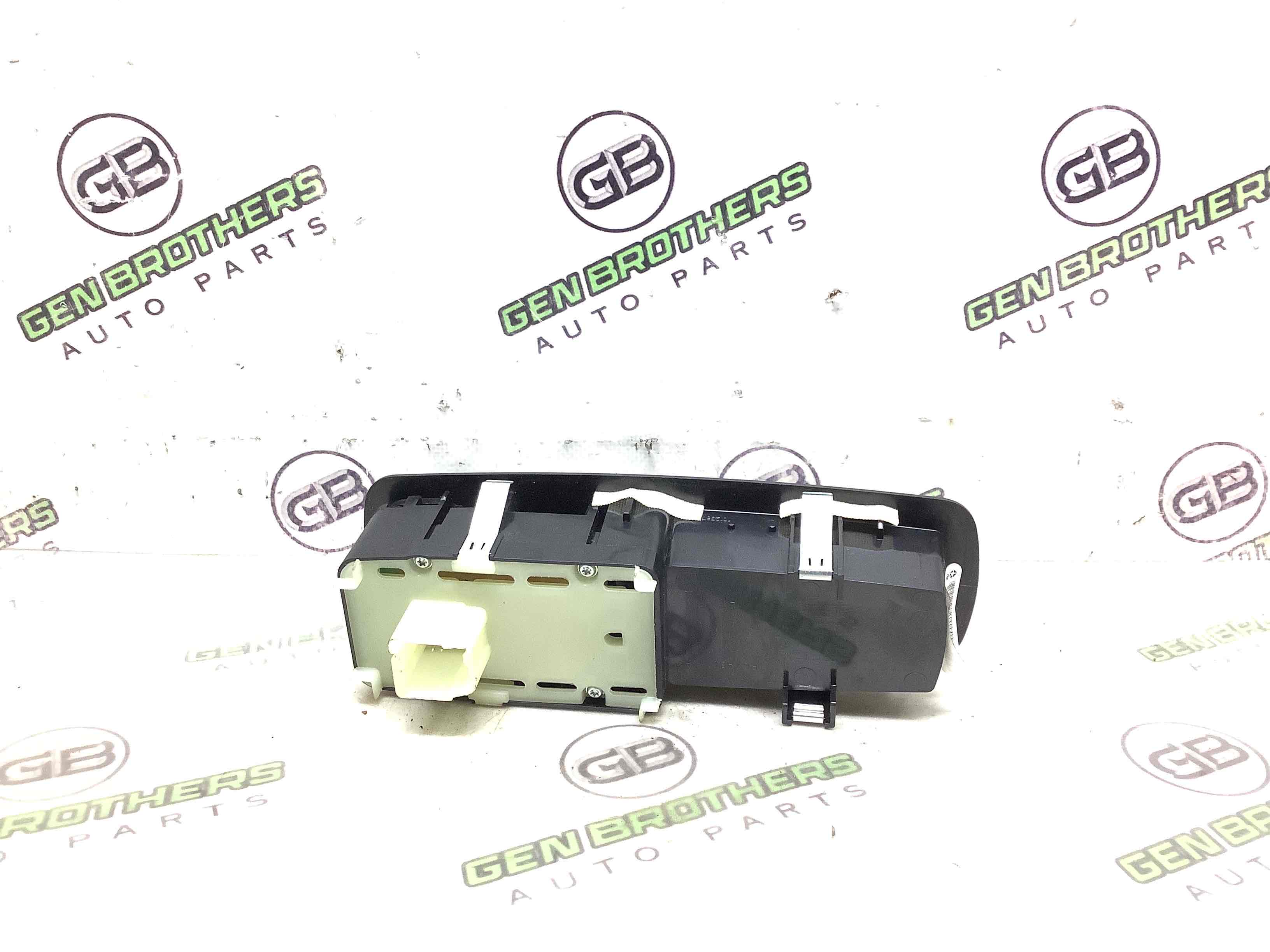 Кнопки керування склопідйомниками