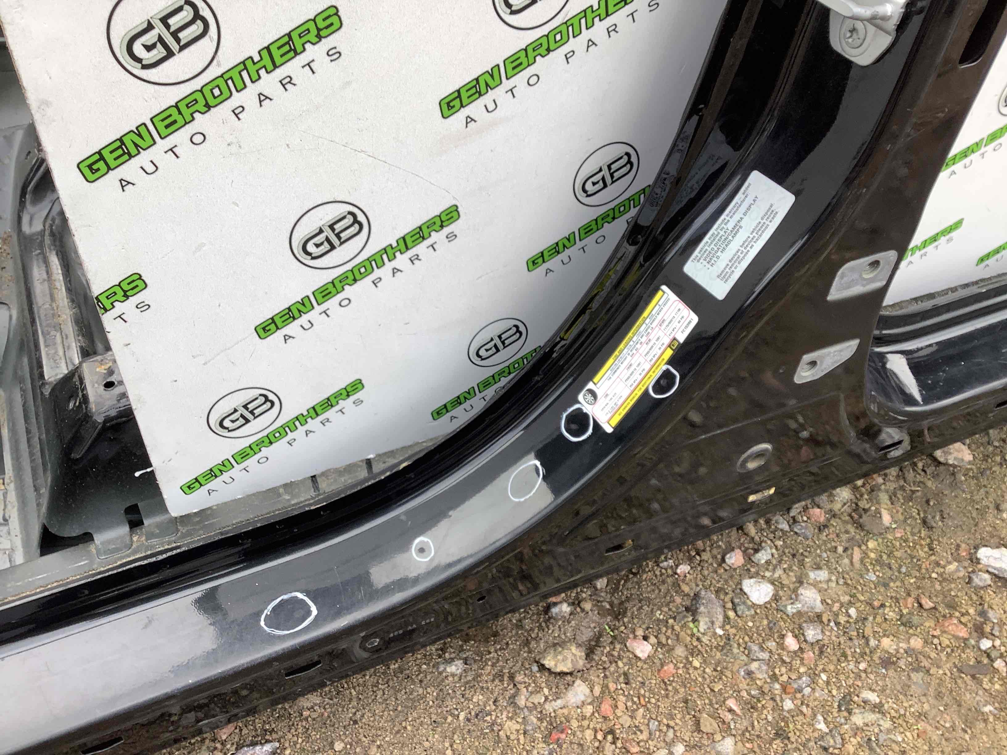 Стійки кузова та пороги