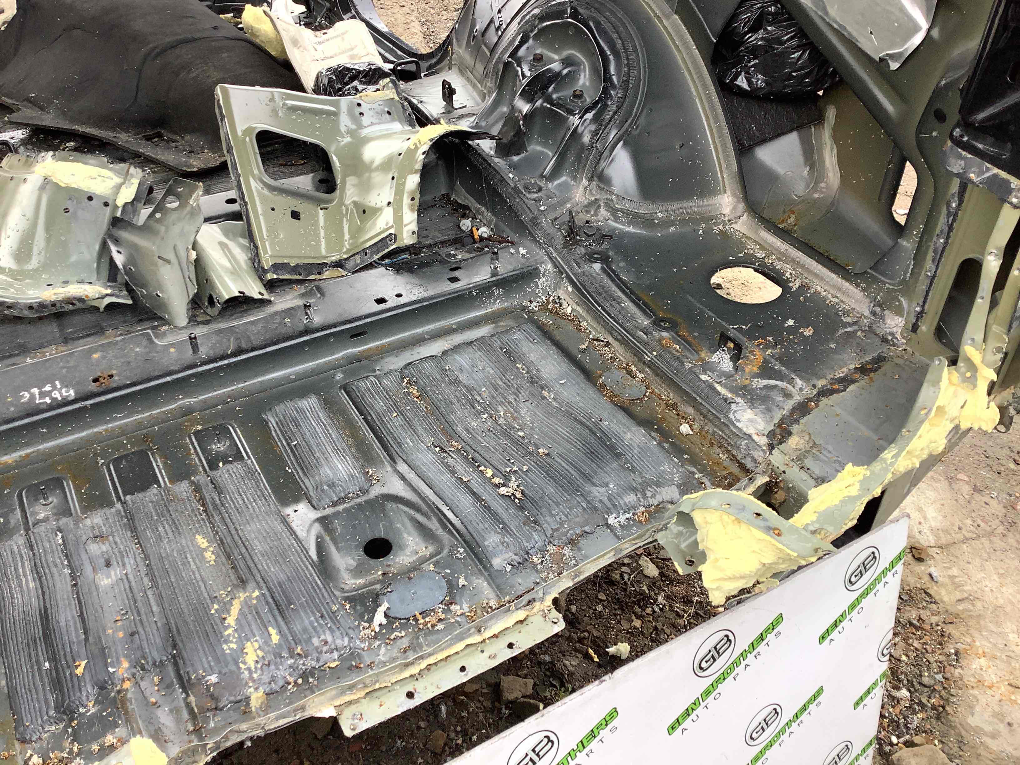 Корито багажника