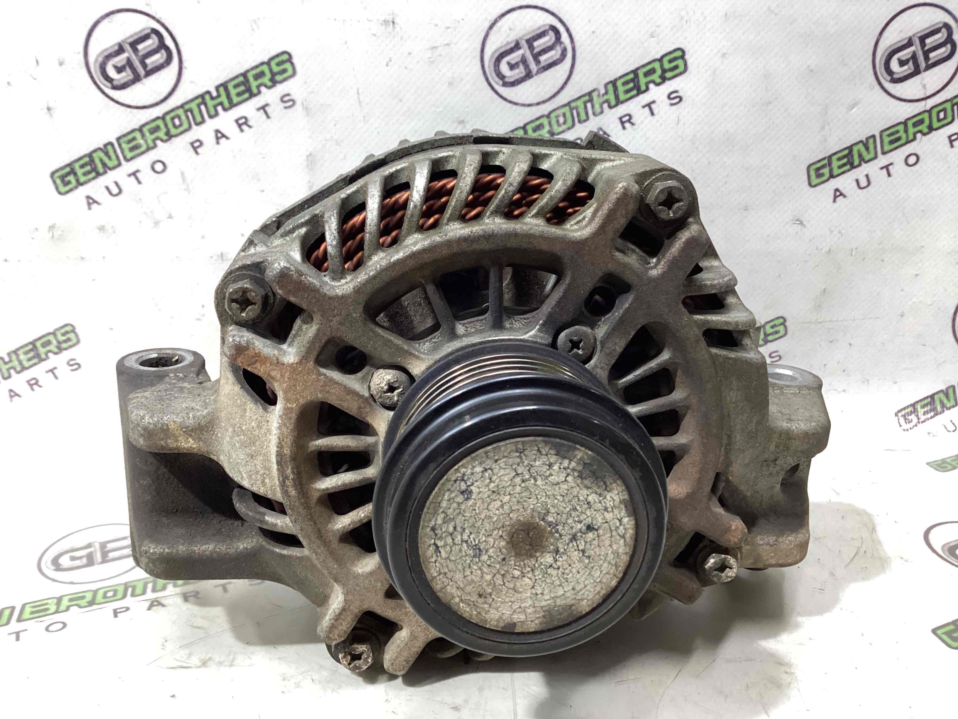 Генератор, кронштейн генератора