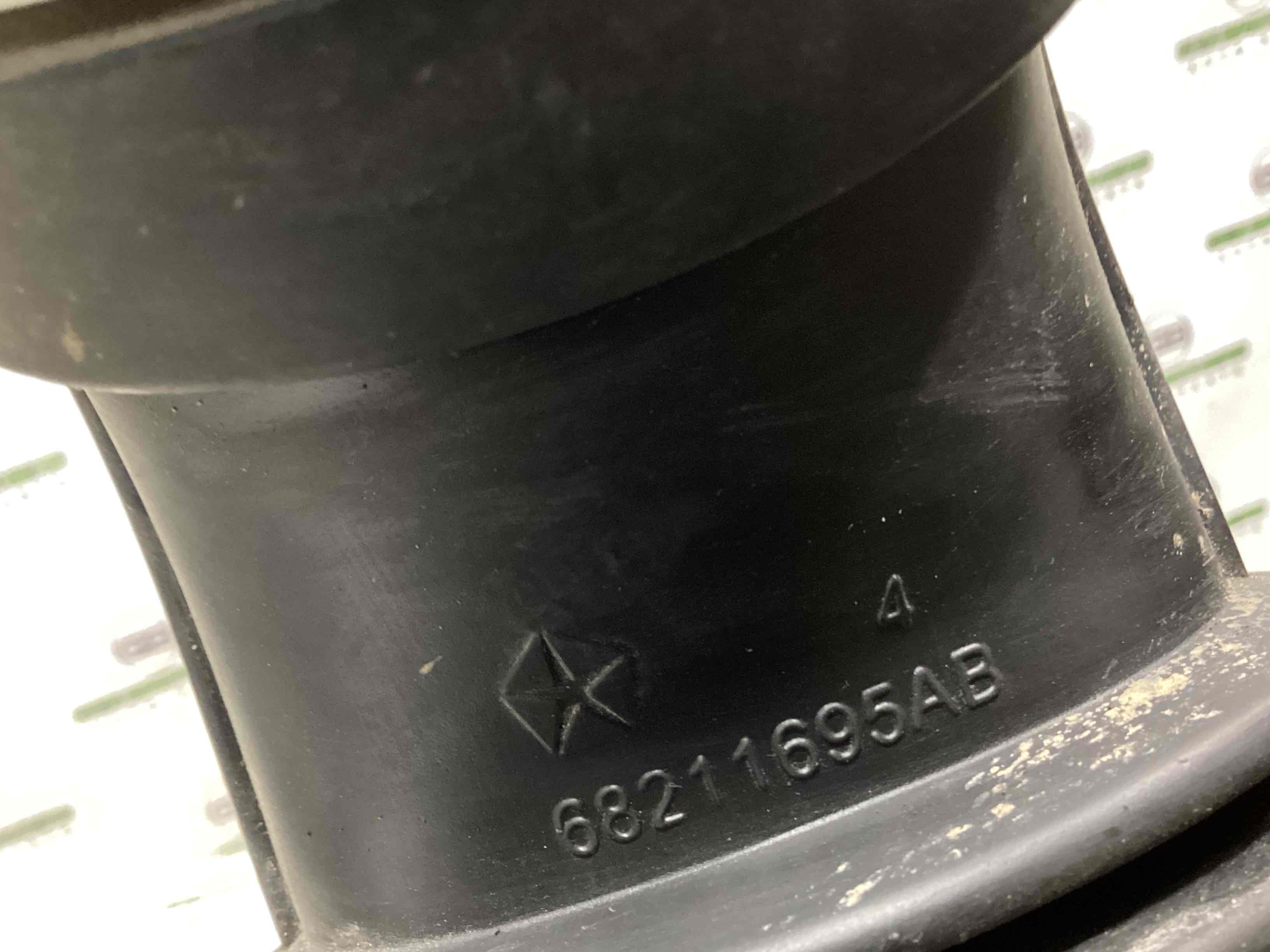 Патрубок повітряного фільтра