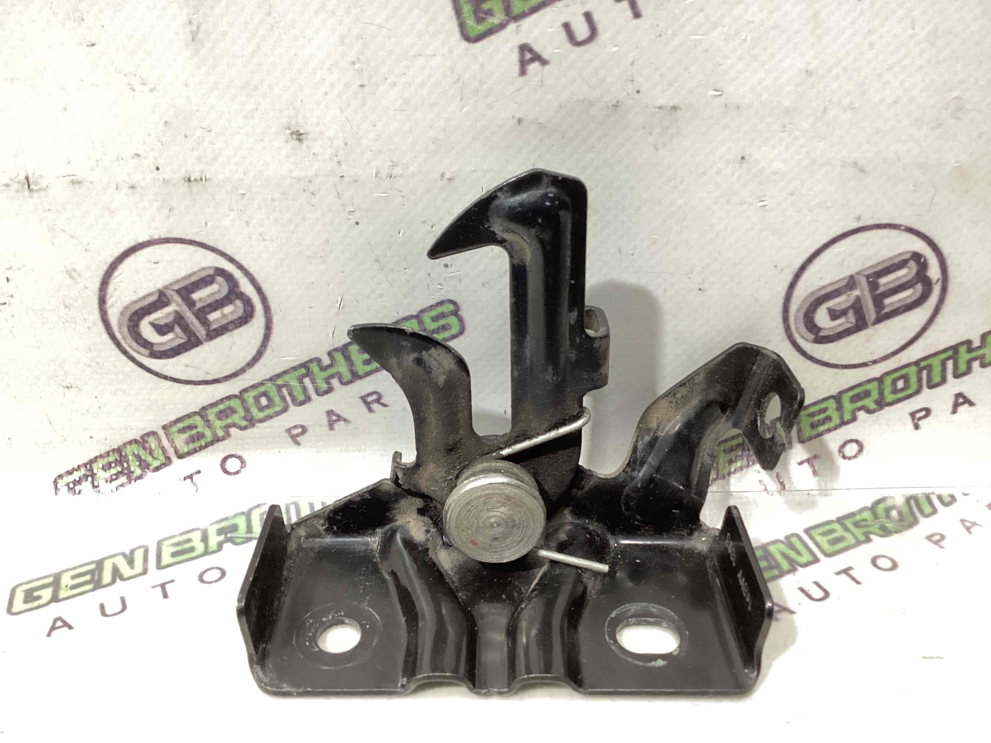 Замок капота, трос капота