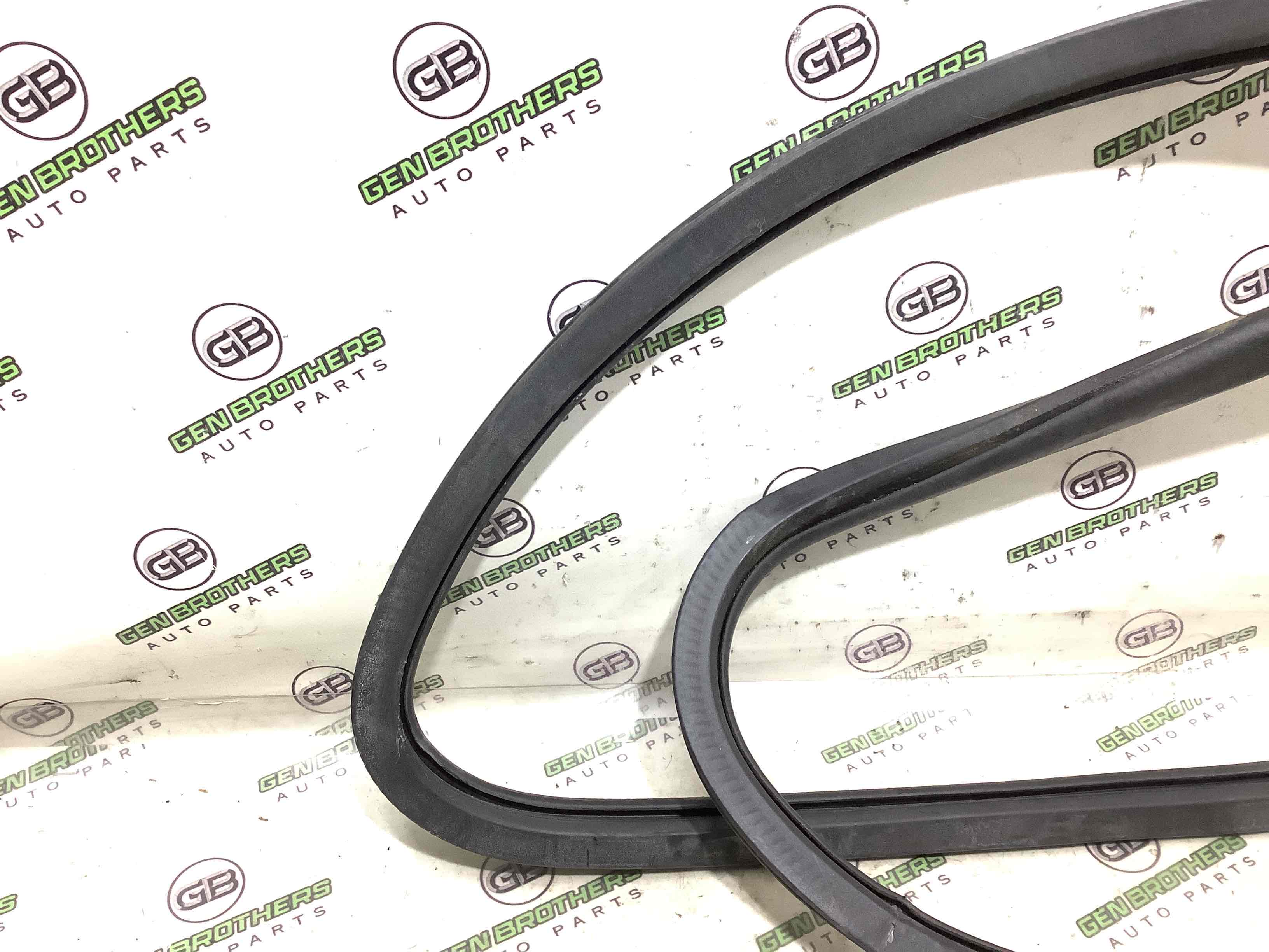 Ущільнювач скла, двері