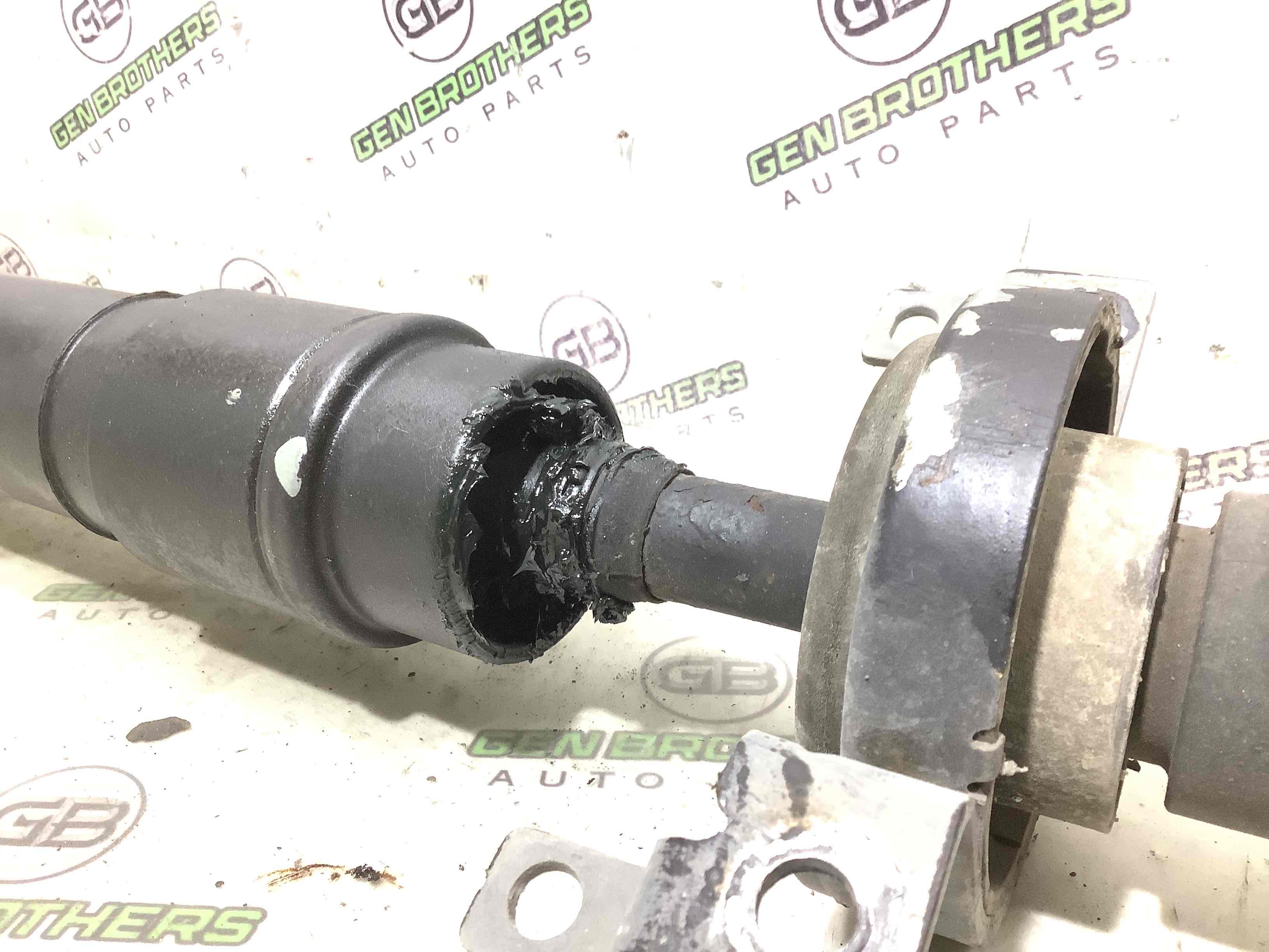 Карданний вал