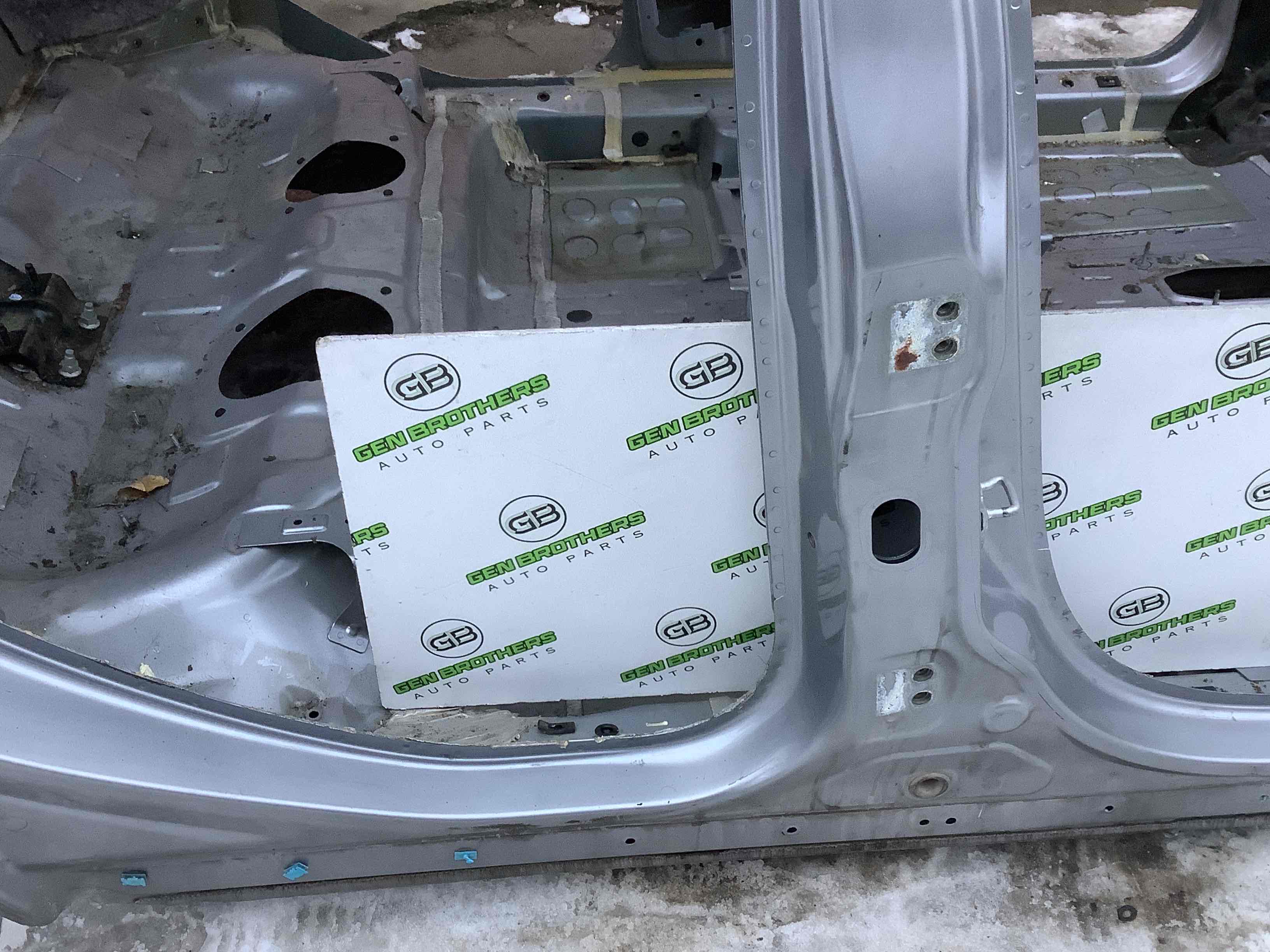 Стійки кузова та пороги