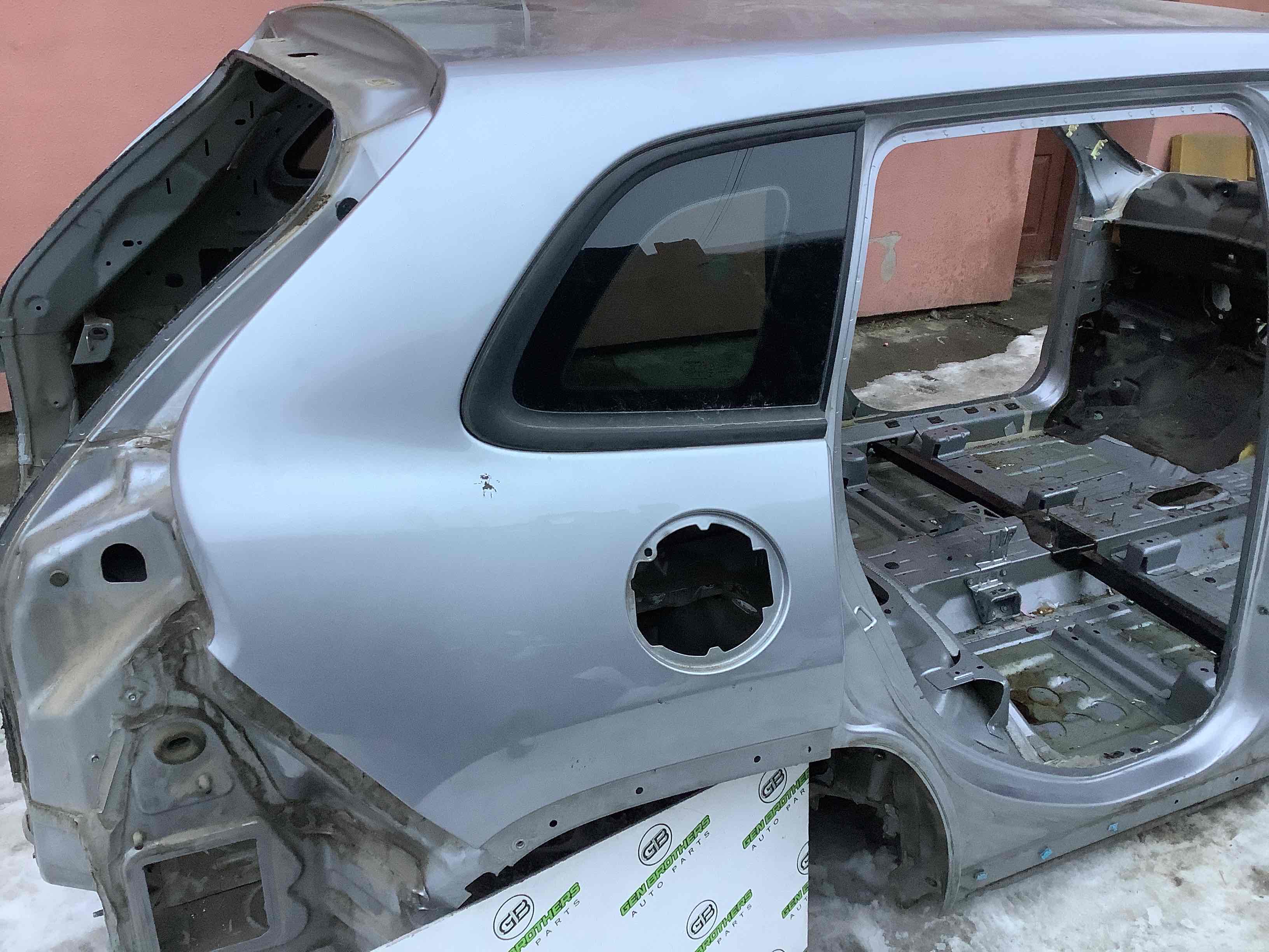 Чверть задня права