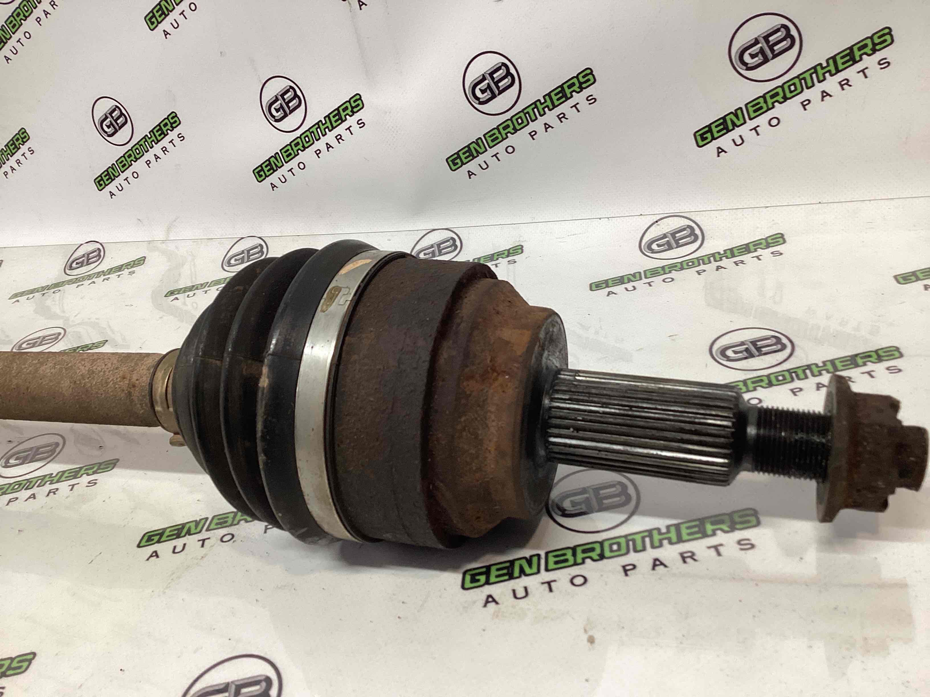 Привід піввісь задня права