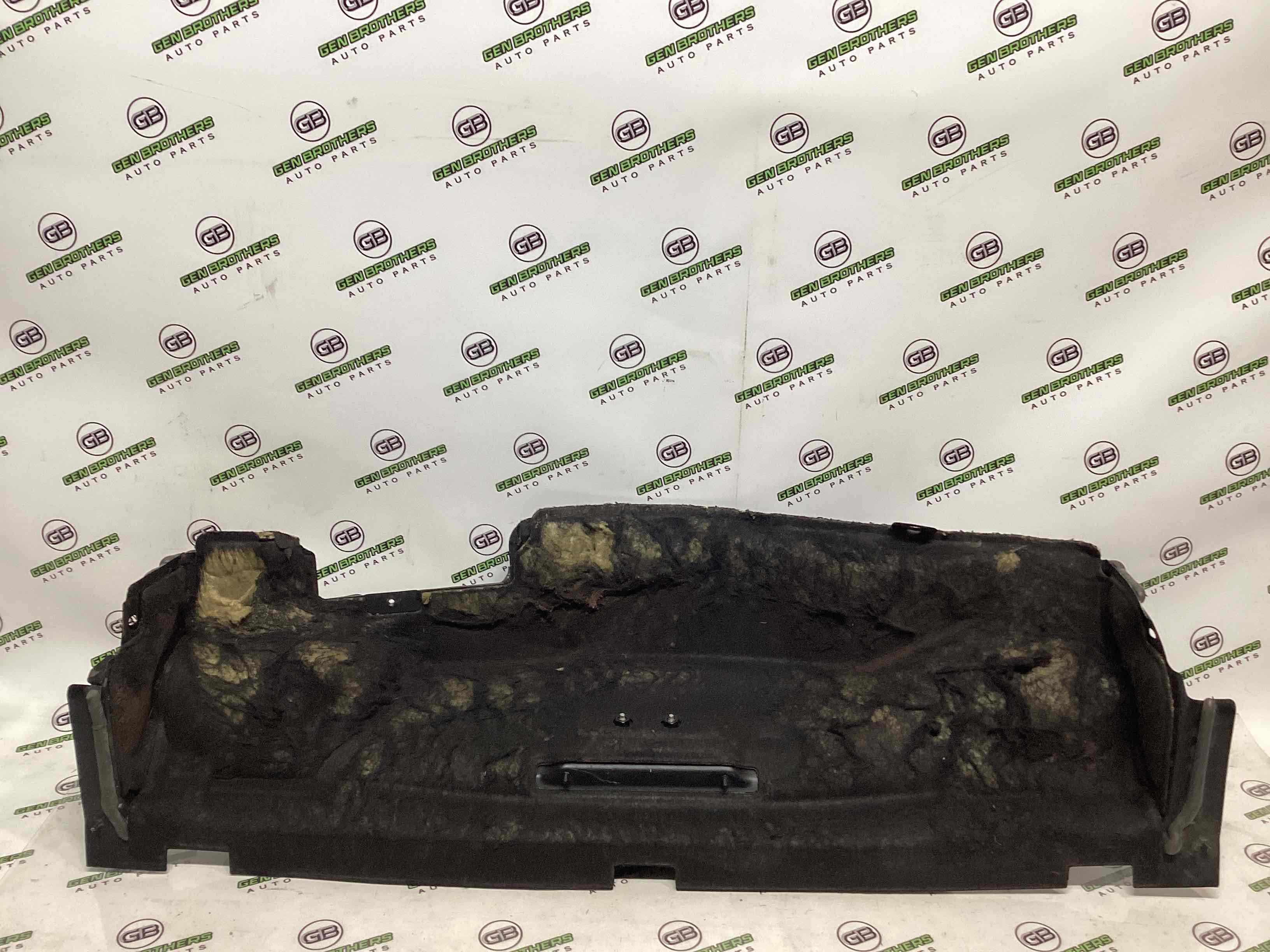 Пластик моторного відсіку