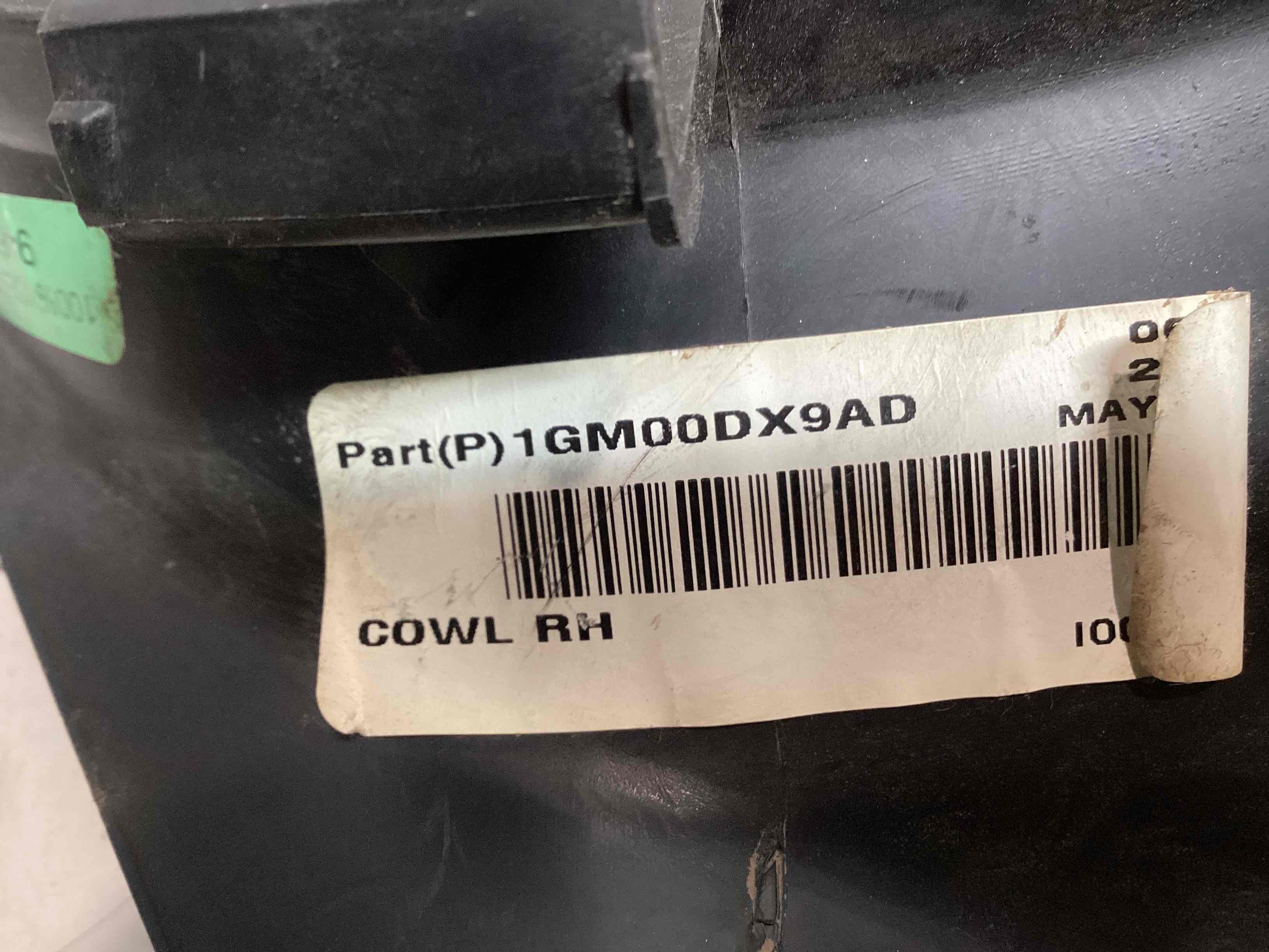 Обшивка передньої стійки права