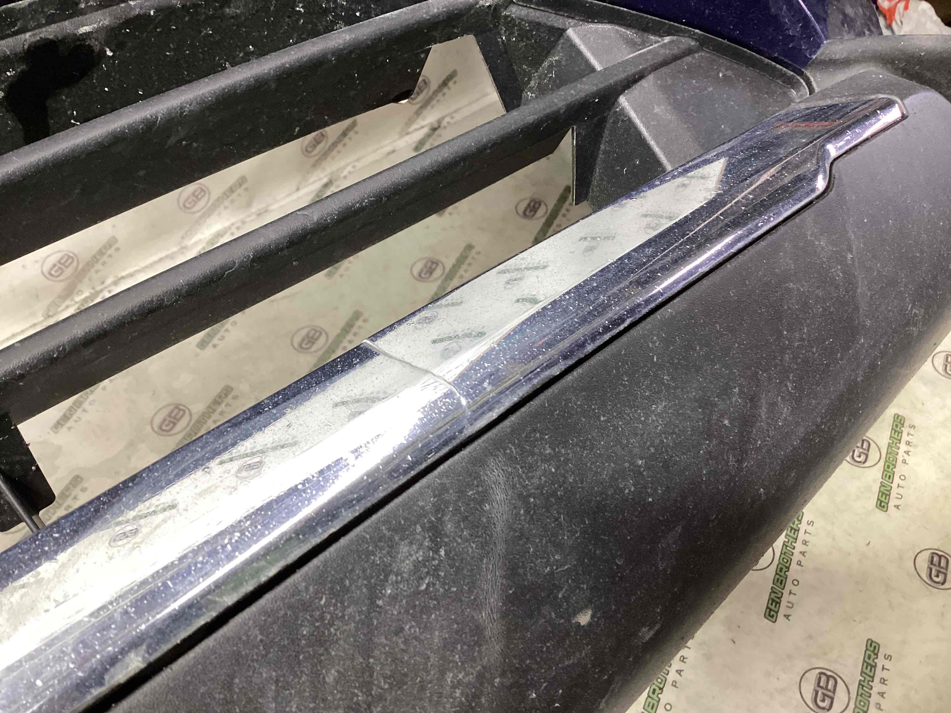 Бампер передній