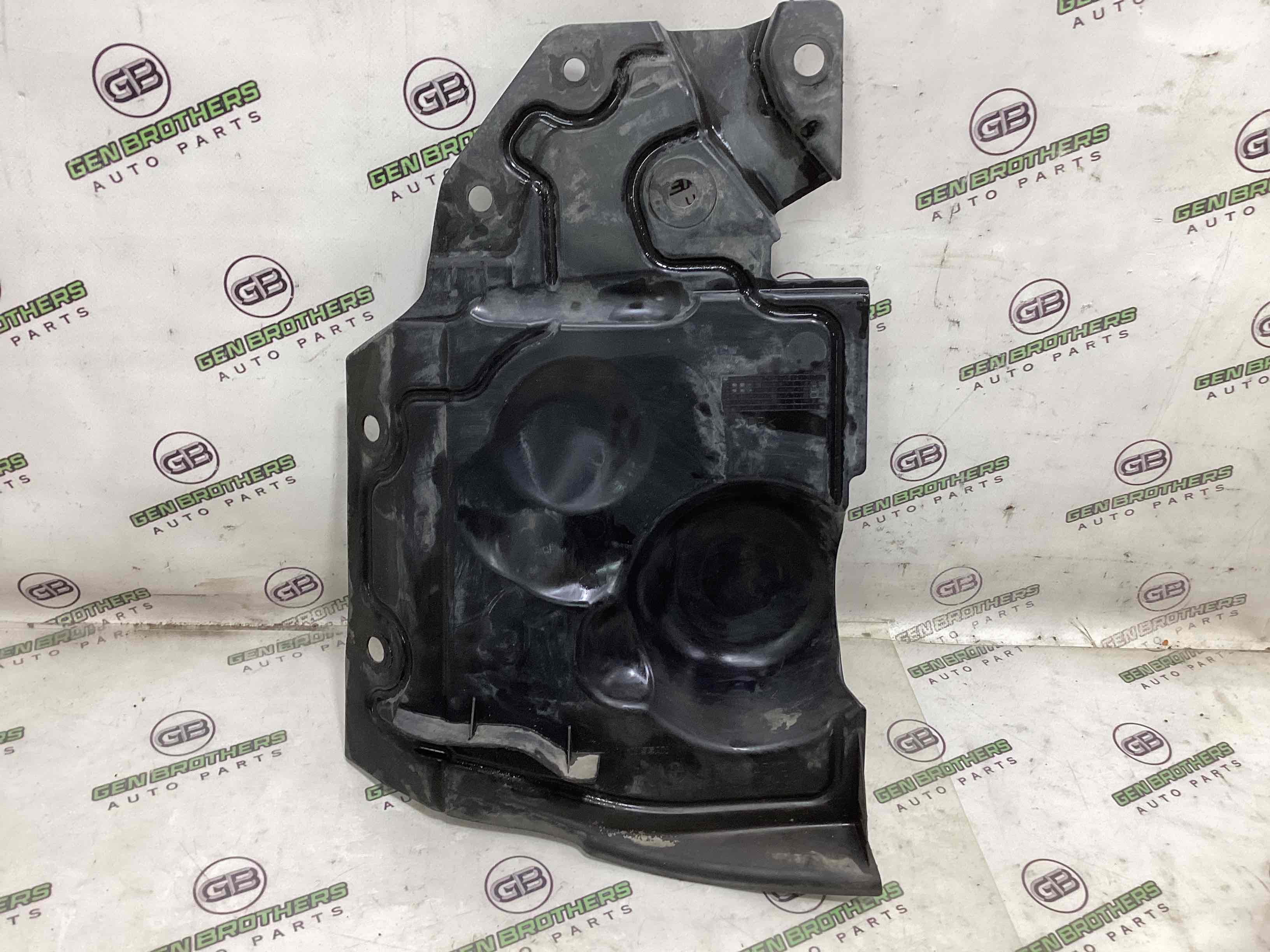 Захист арок передній правий (підкрилок)