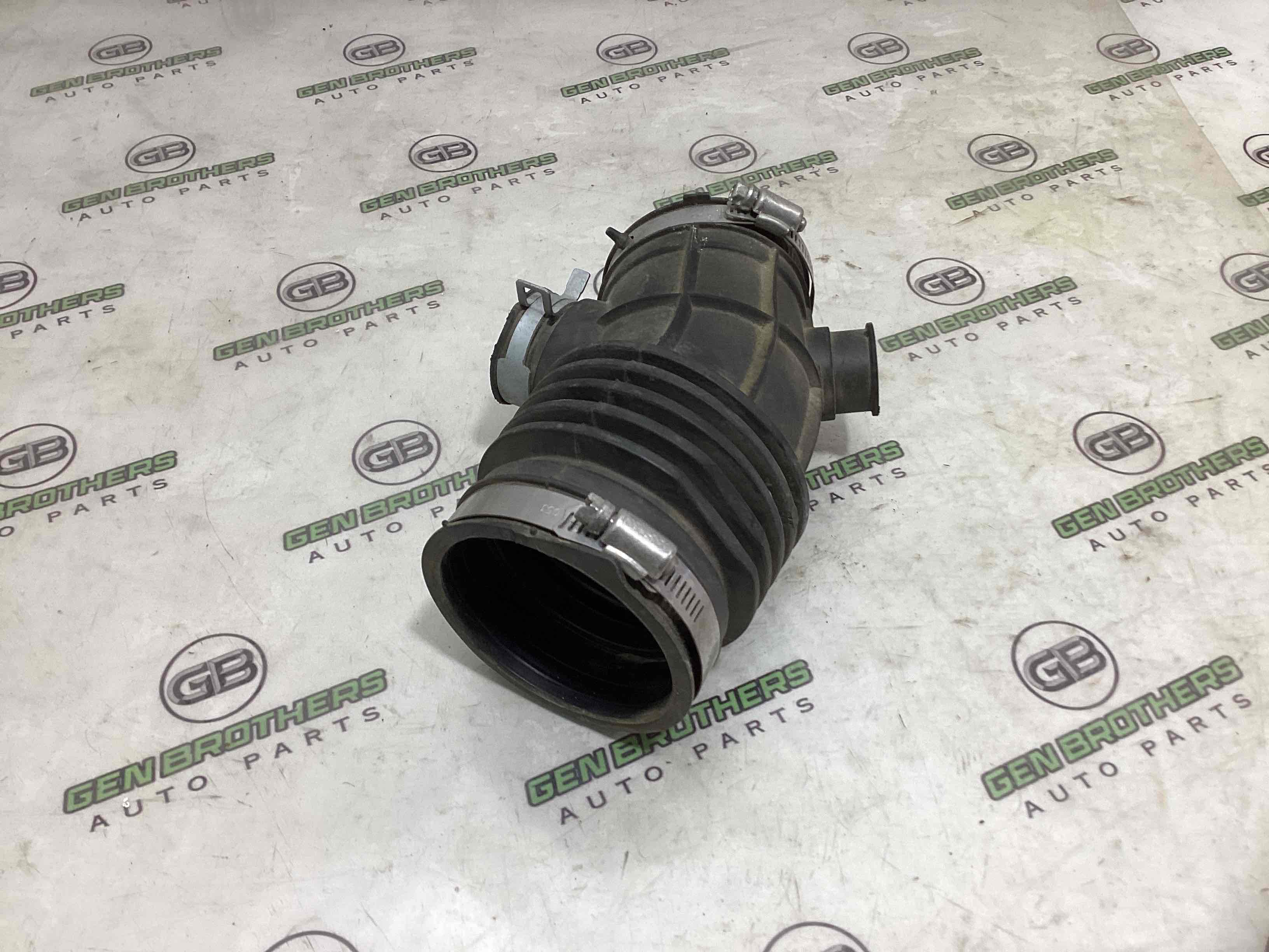 Патрубок повітряного фільтра