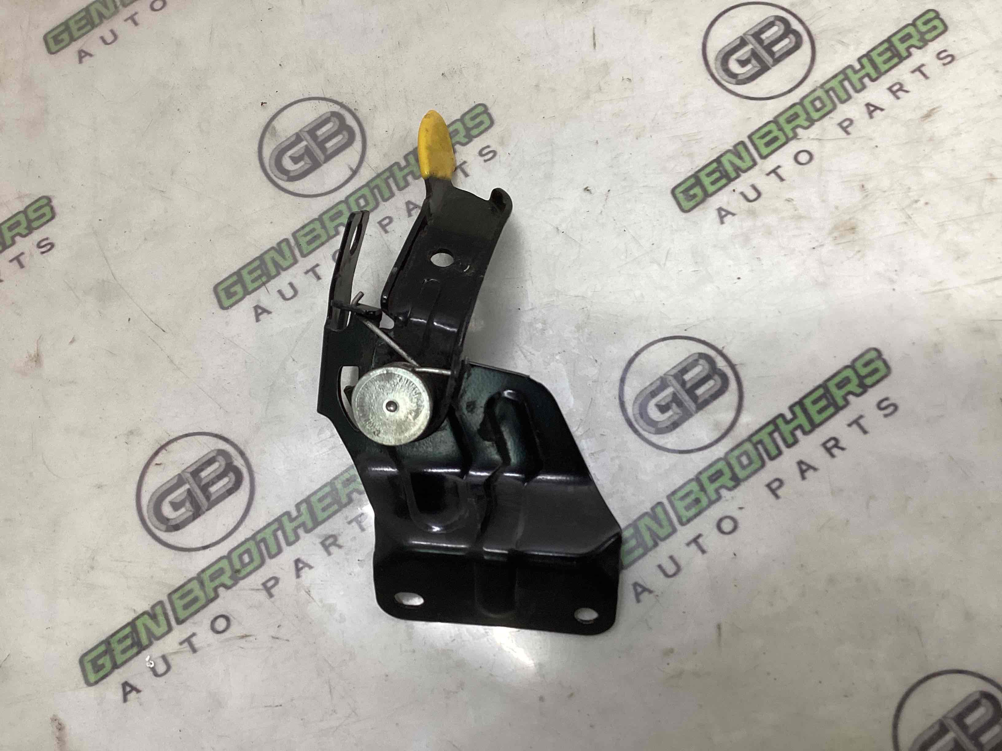 Замок капота, трос капота