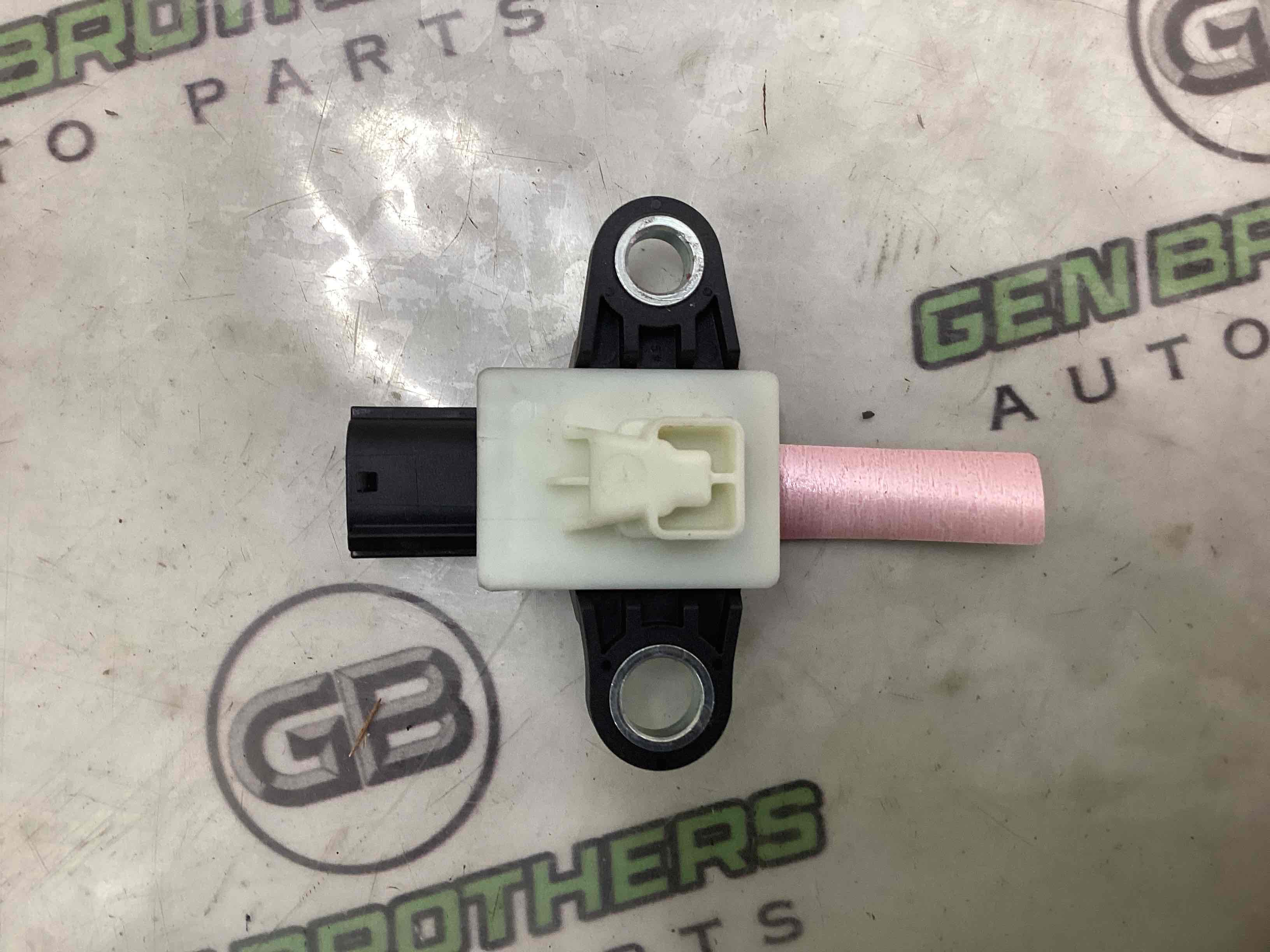 Датчик удару Airbag бічний