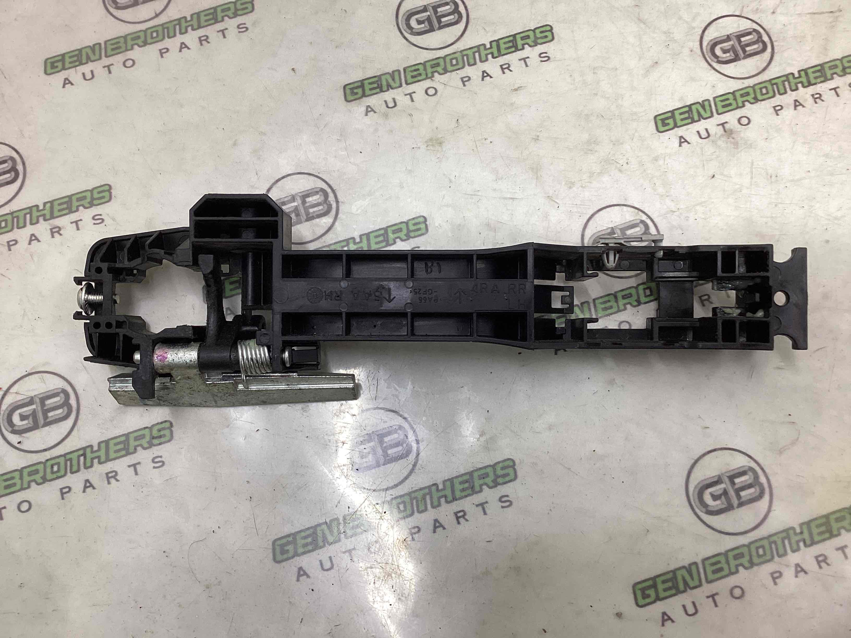 Кронштейн ручки дверей