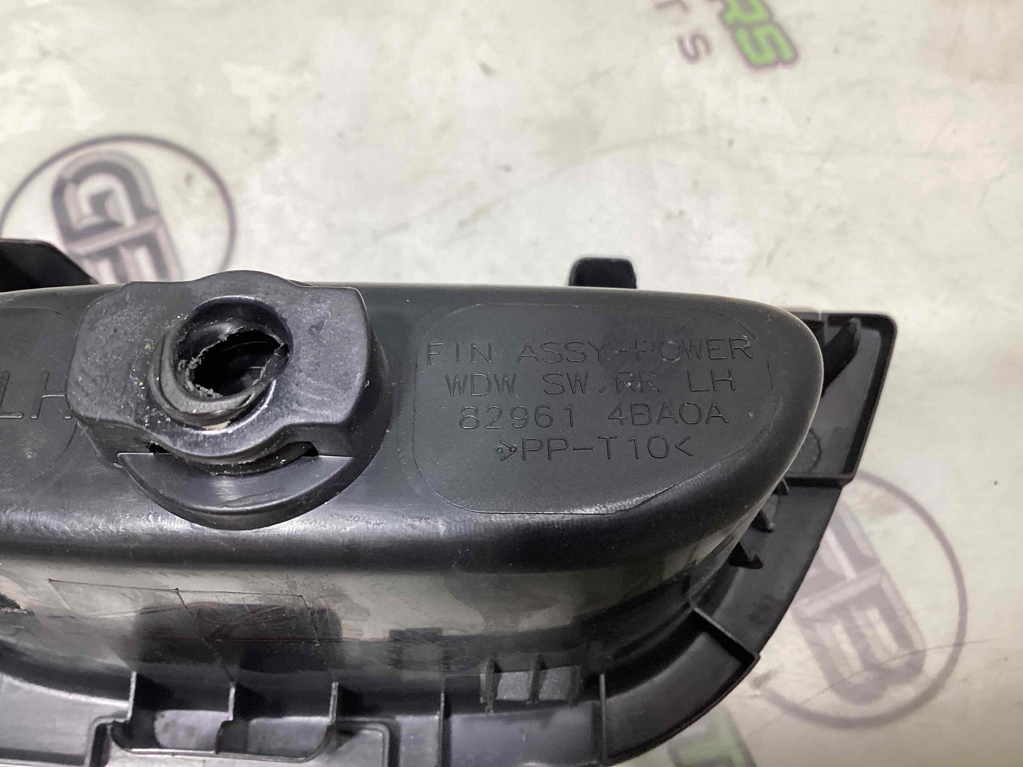 Кнопки керування склопідйомниками