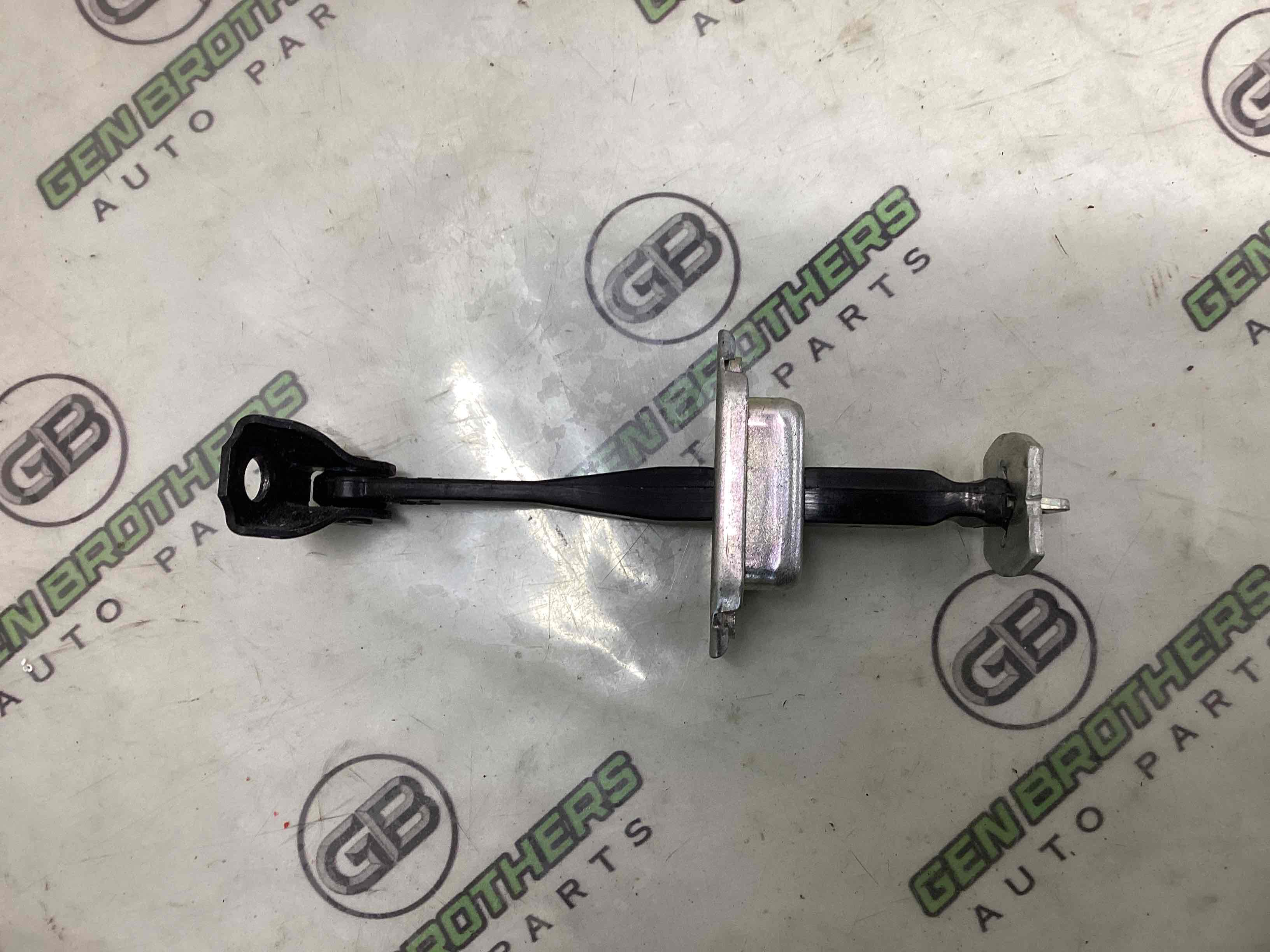 Обмежувач відчинення дверей