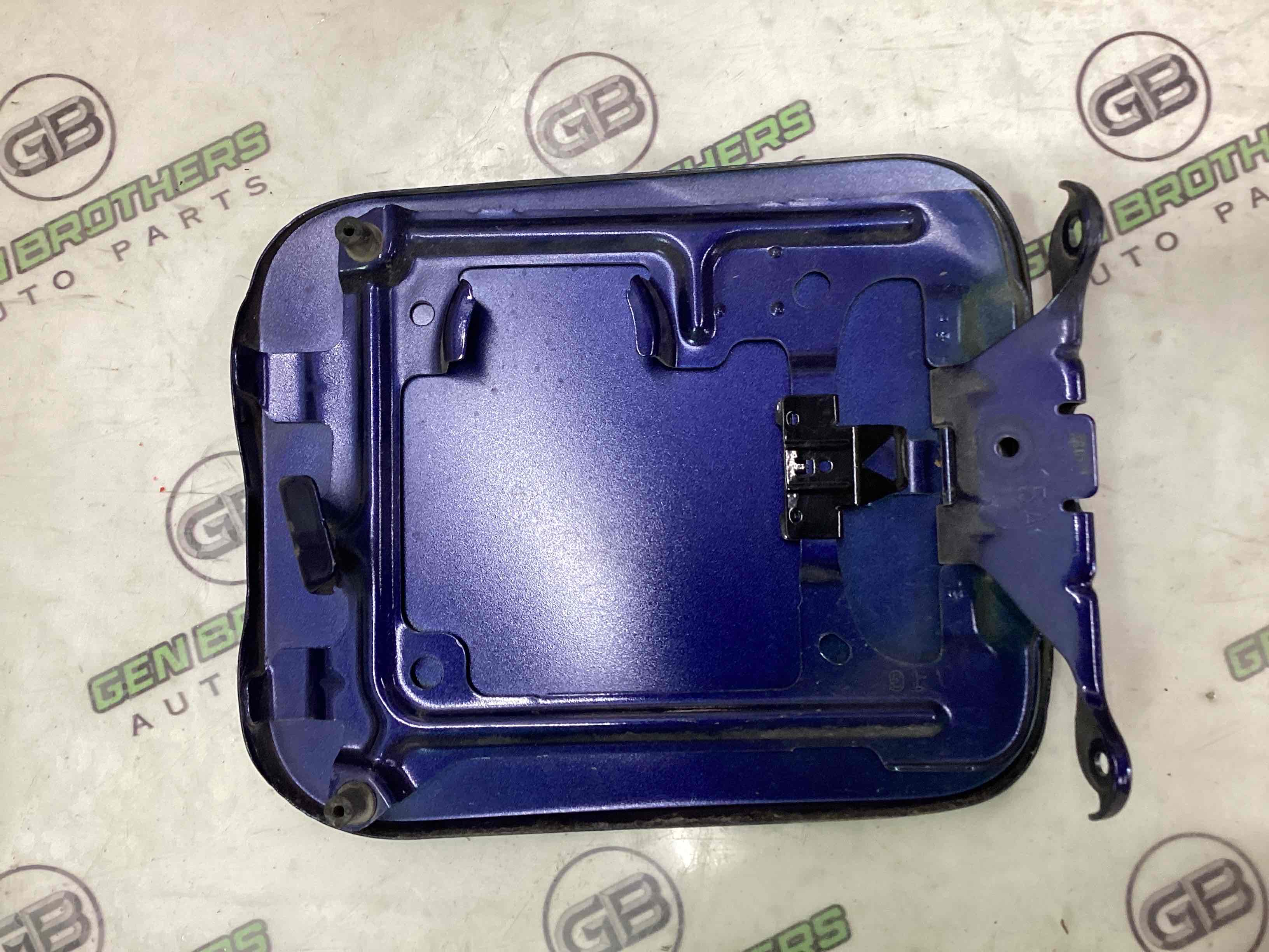 Лючок бензобака