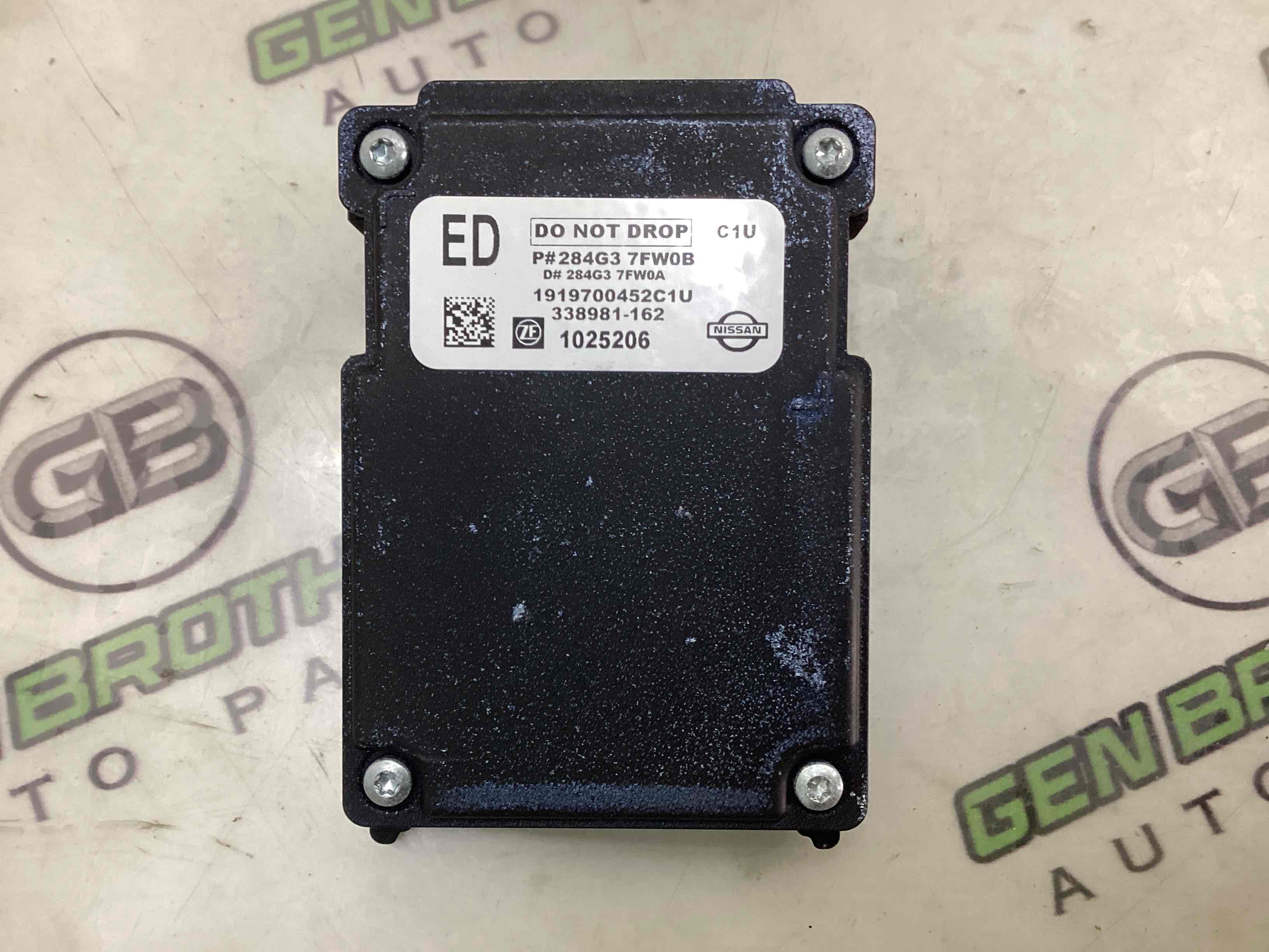 Камера, кріплення камери, корпус