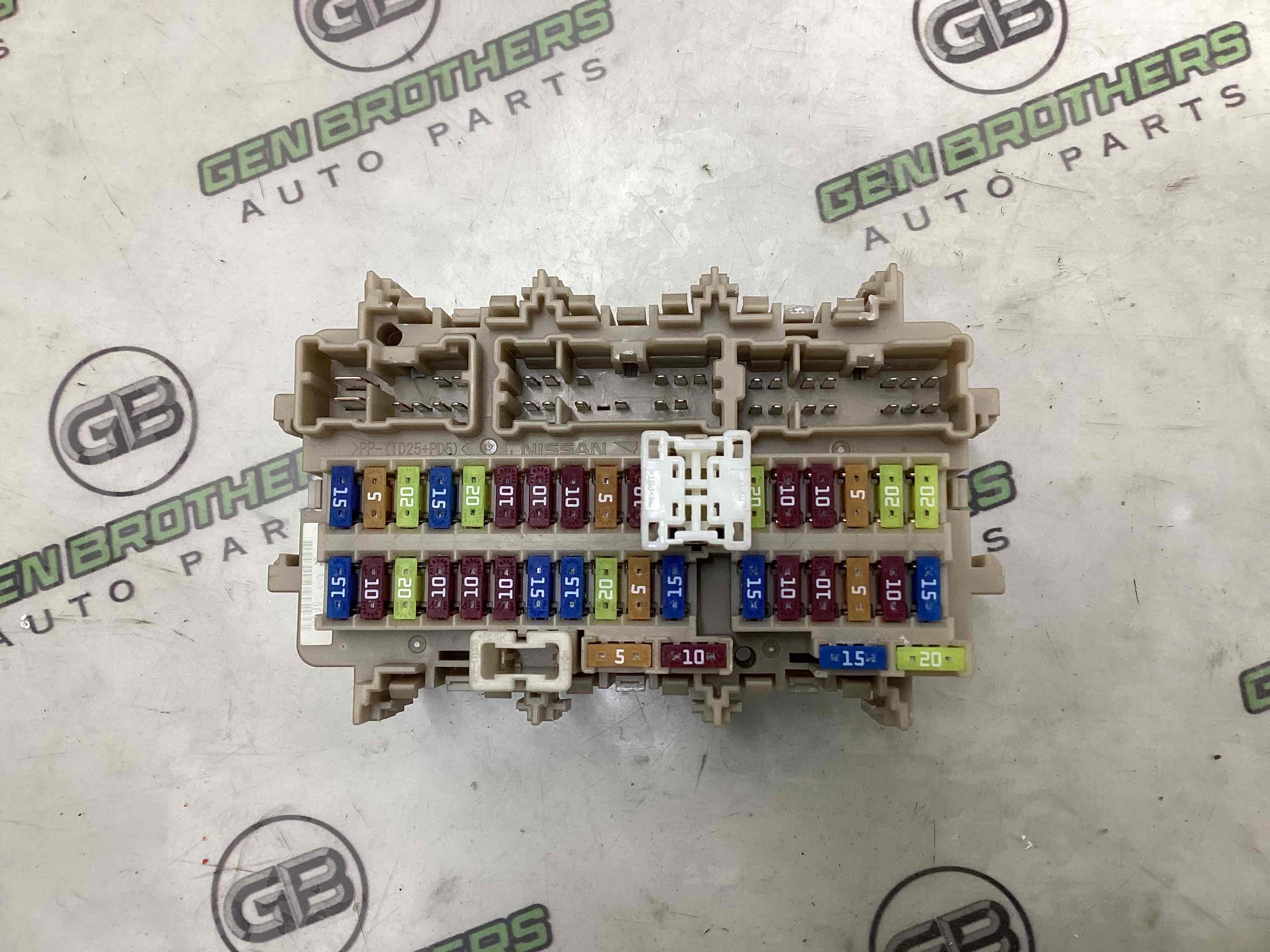 Блок запобіжників (блок реле)