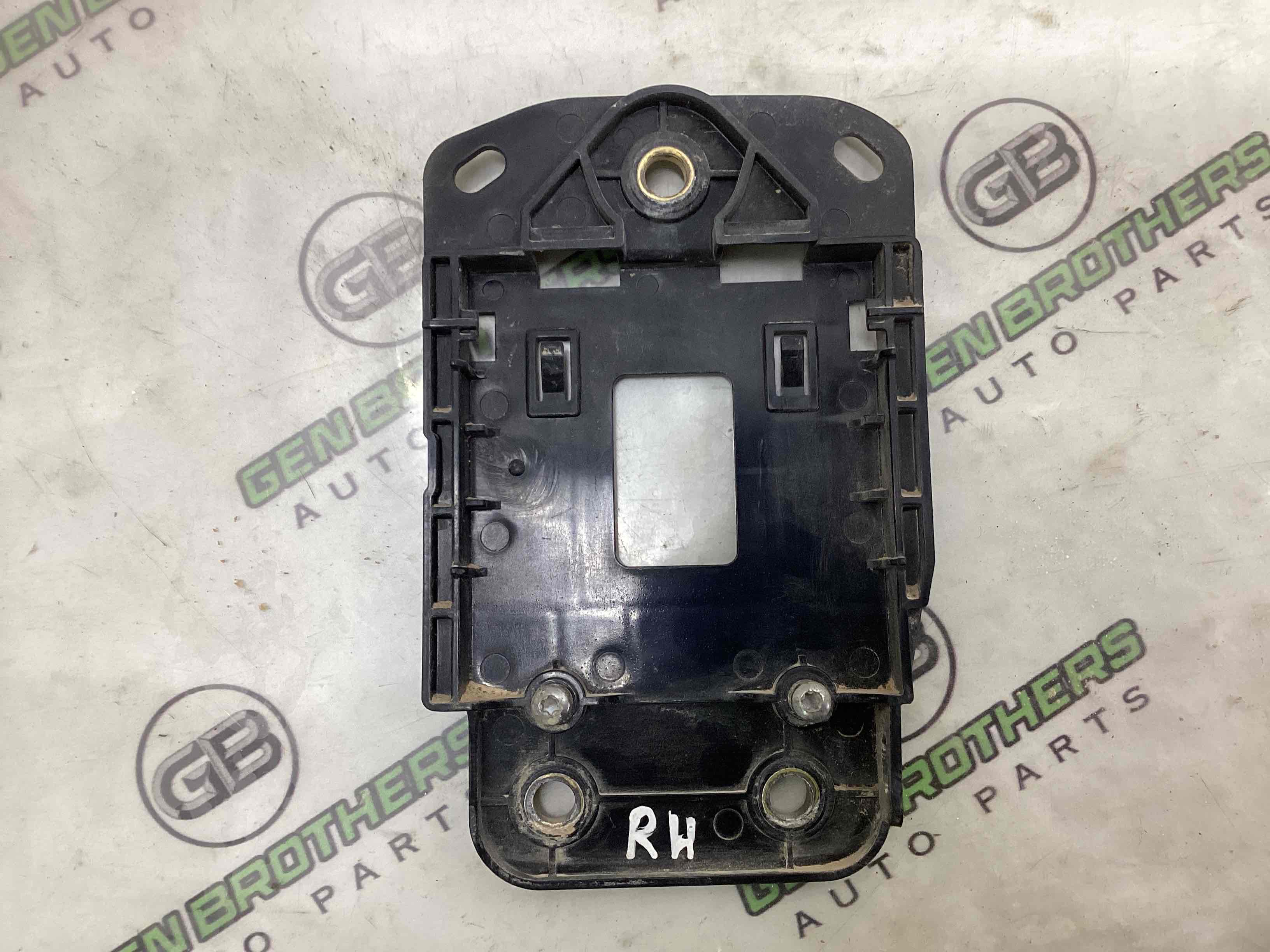 Датчик сліпої зони, кріплення датчика