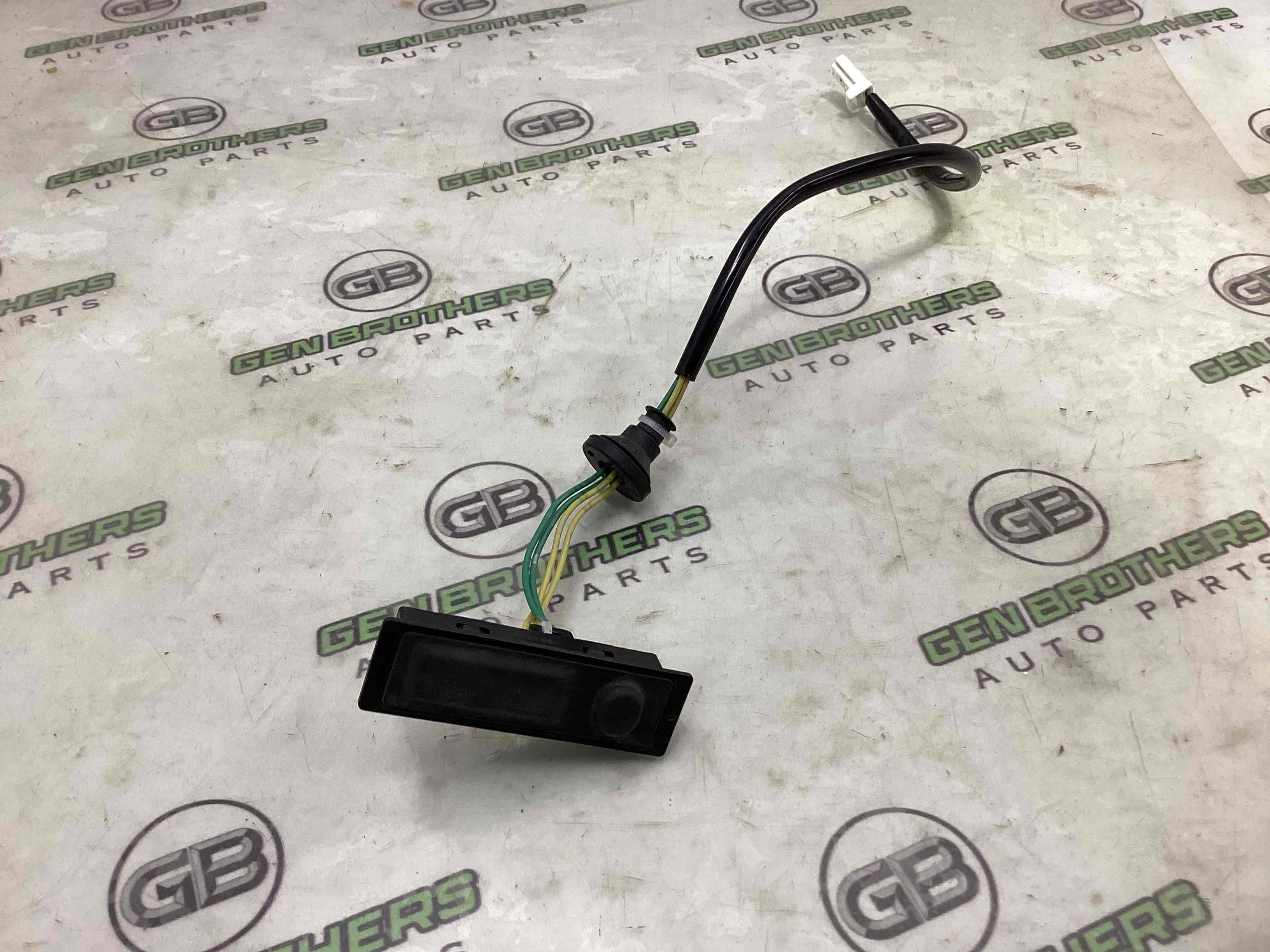 Кнопка відкриття багажника