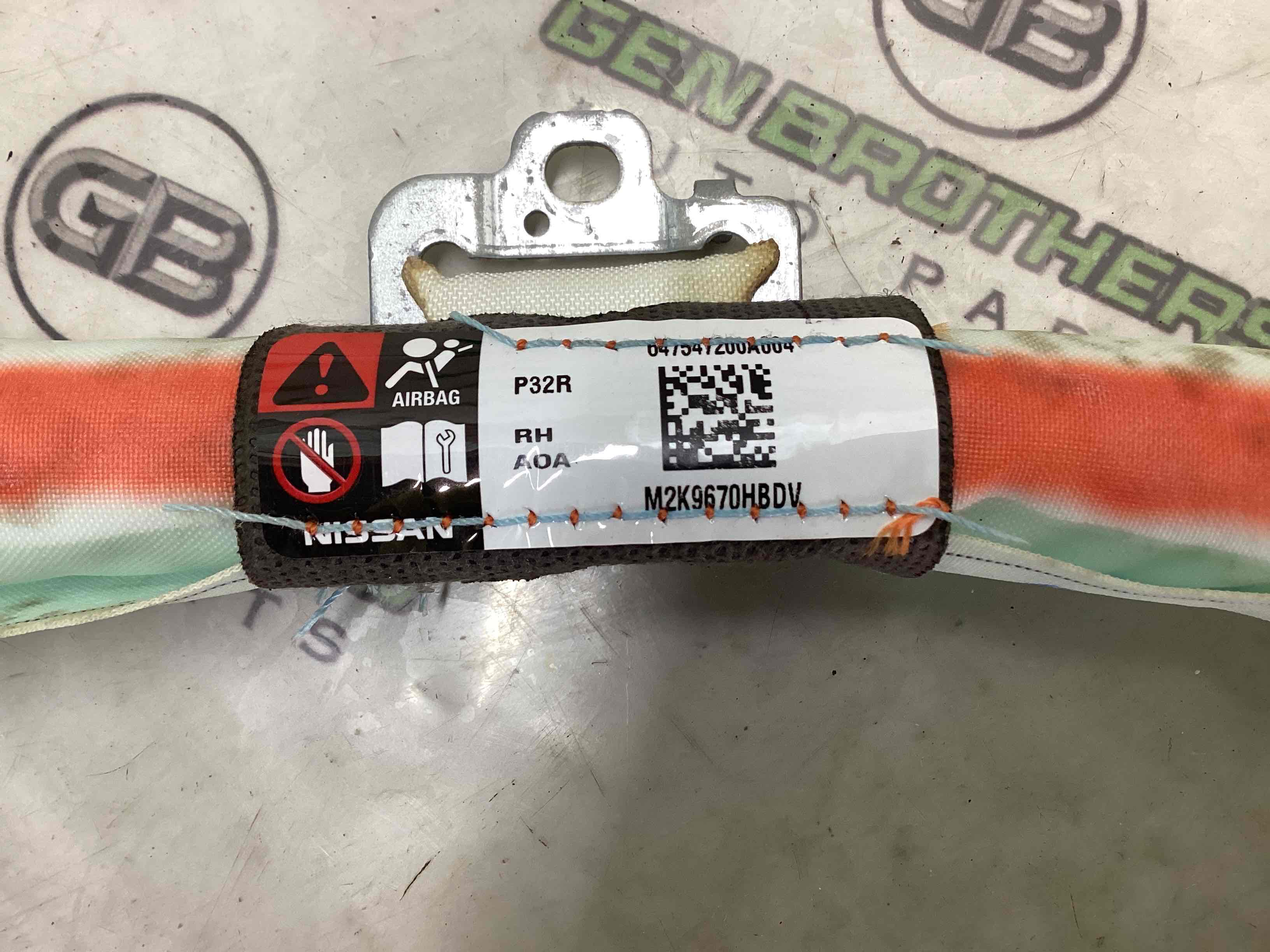 Подушка безпеки збоку шторка