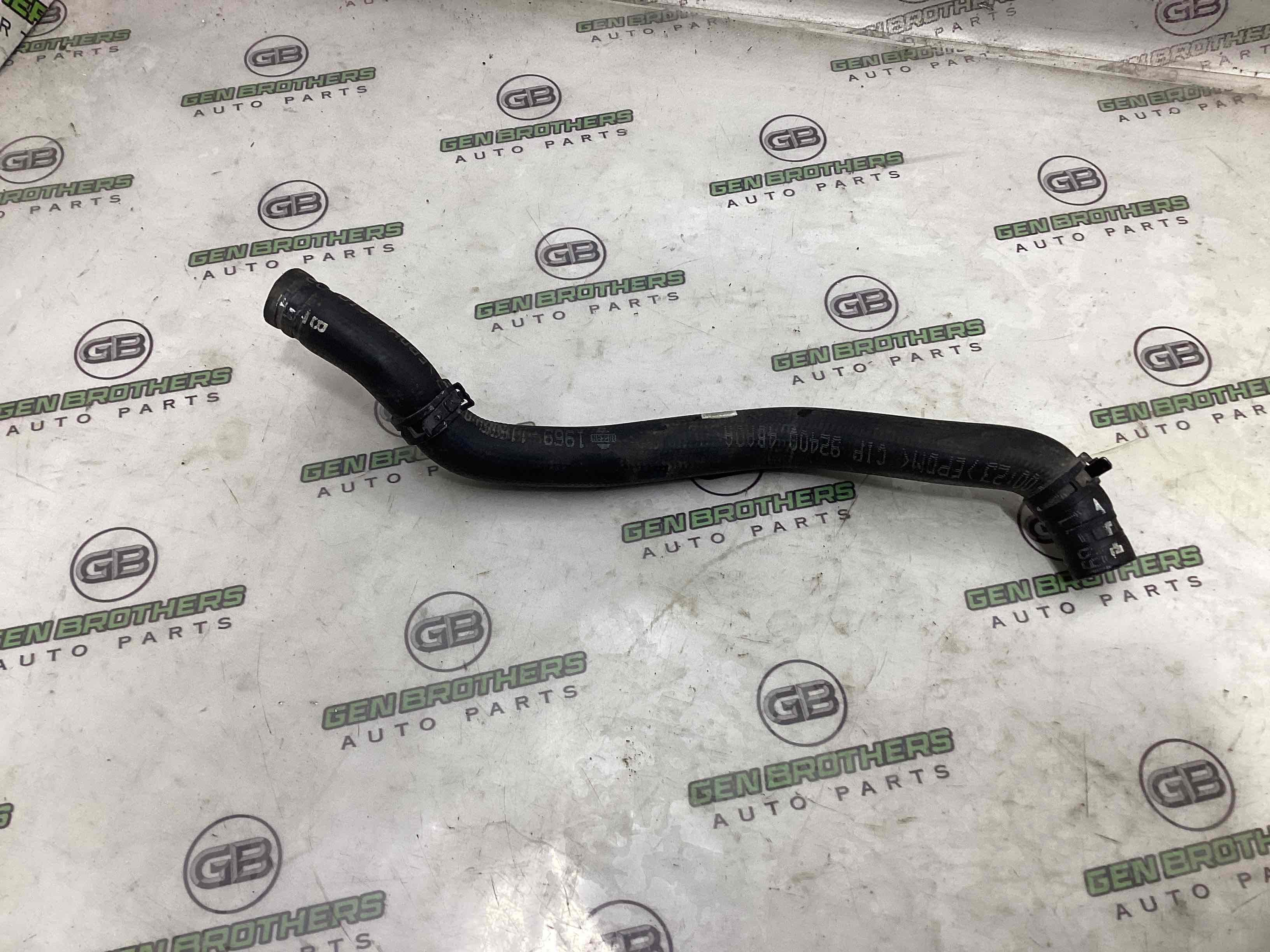 Патрубок трубопровід, шланг