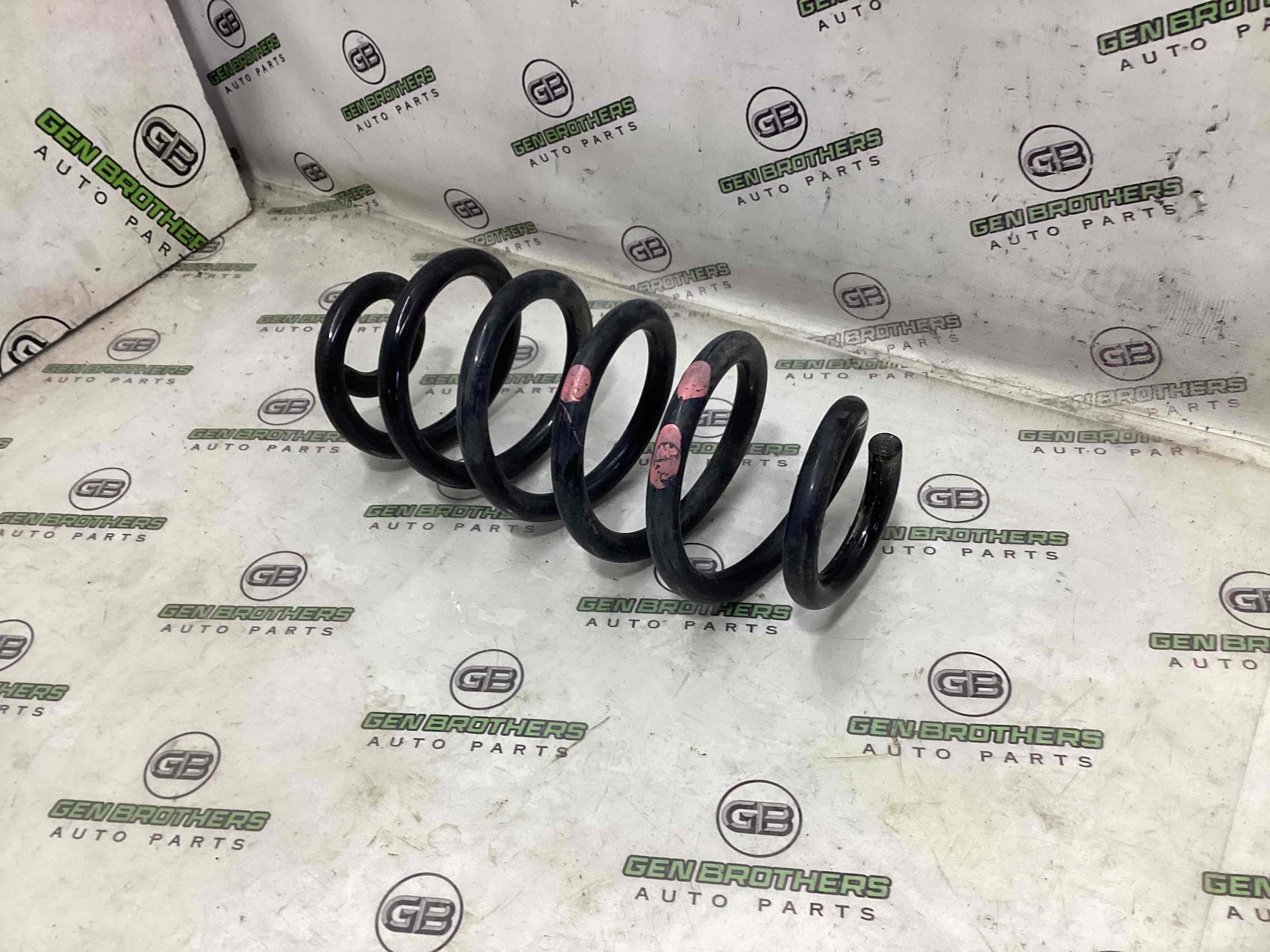 Пружина задня