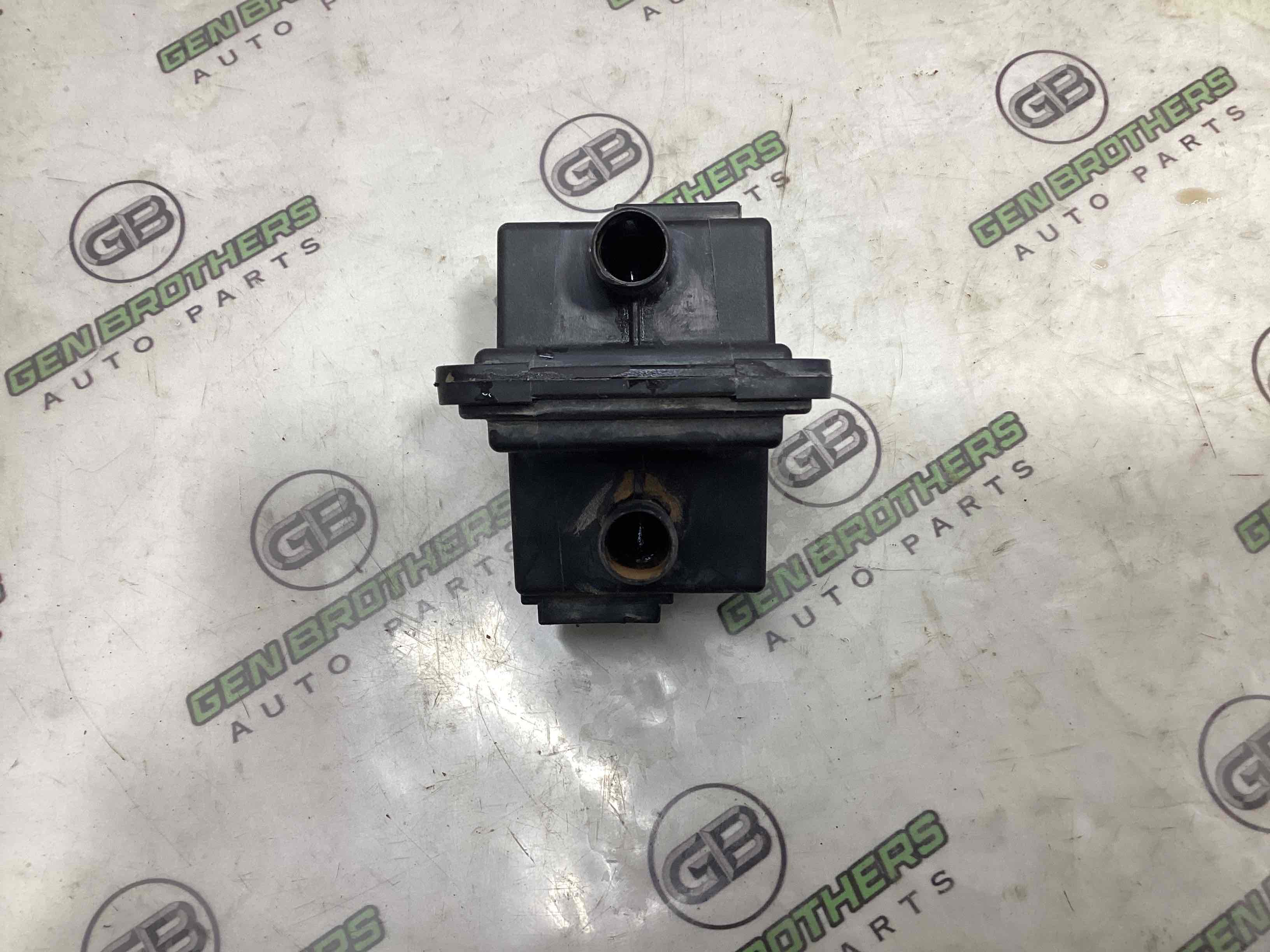 Клапан вентиляції паливного бака