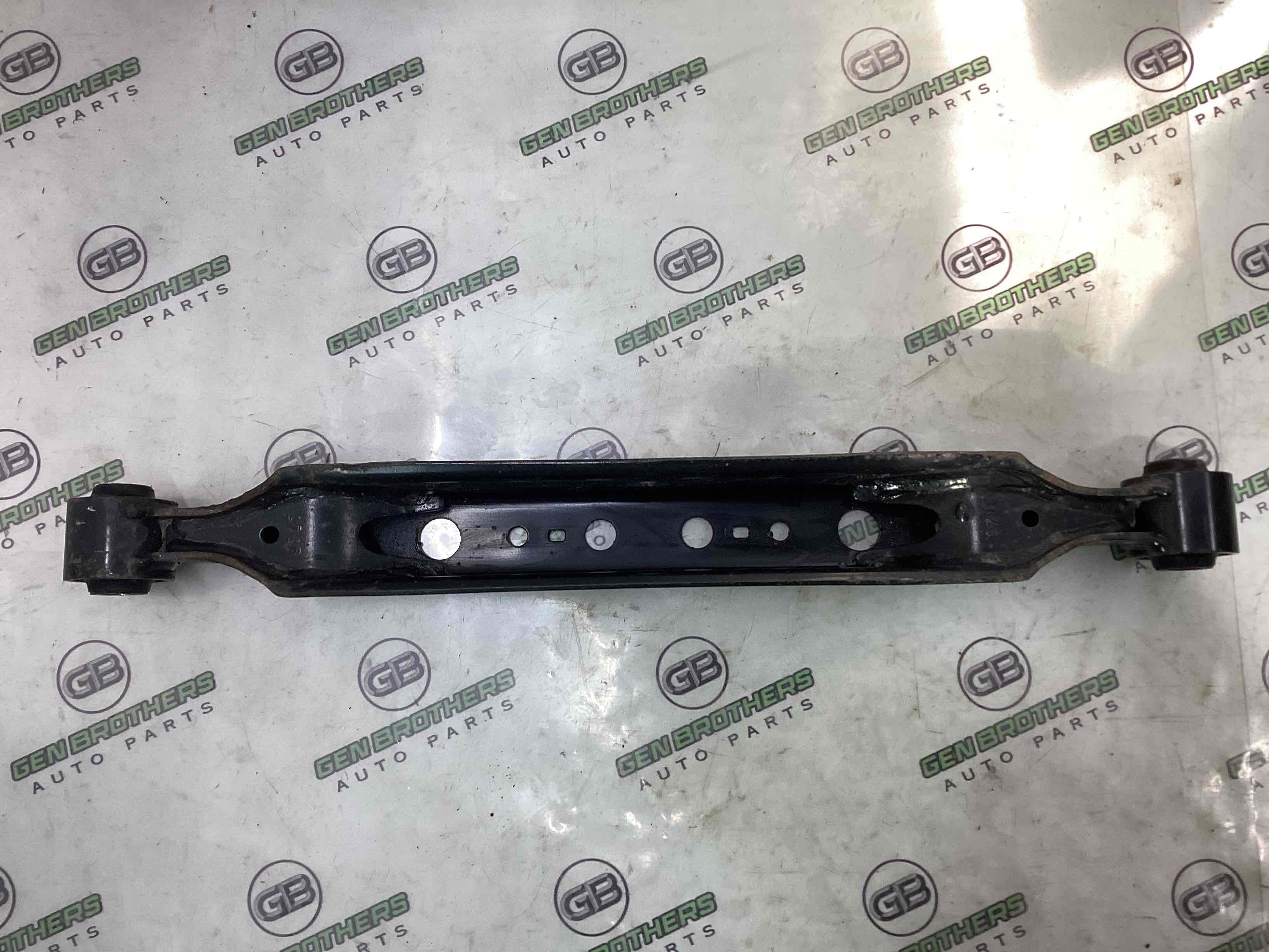 Важіль задній лівий