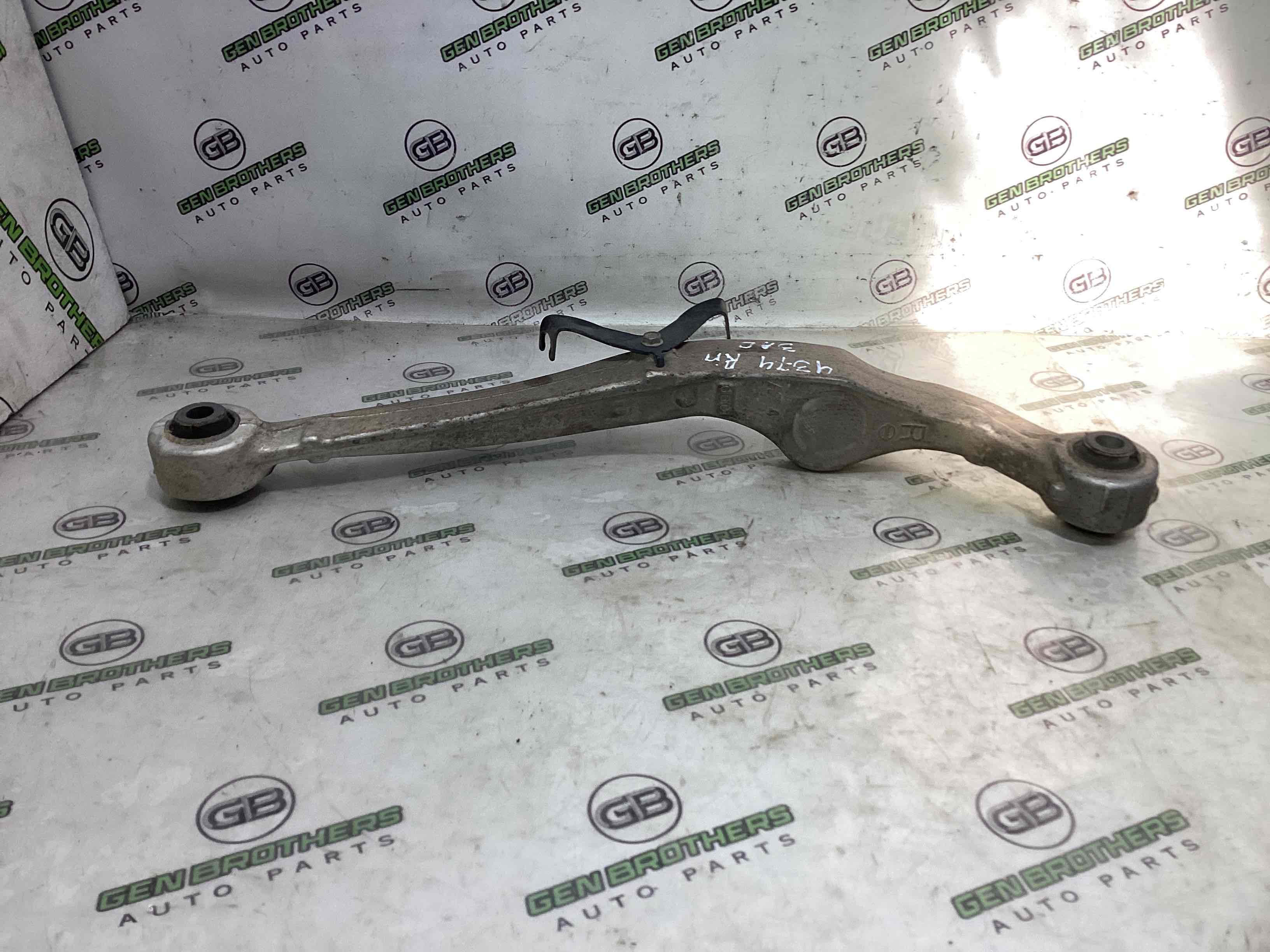 Важіль задній правий