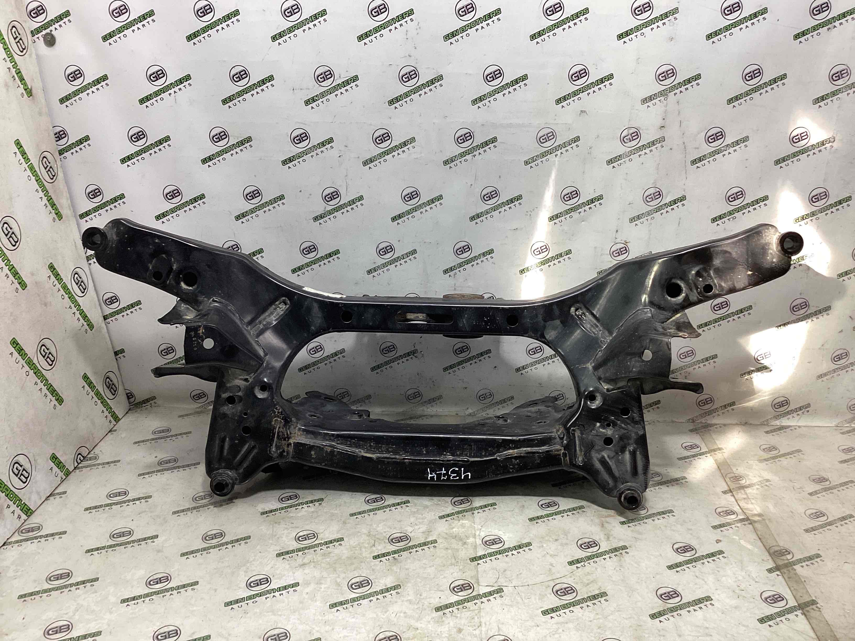 Балка підвіски задня підрамник