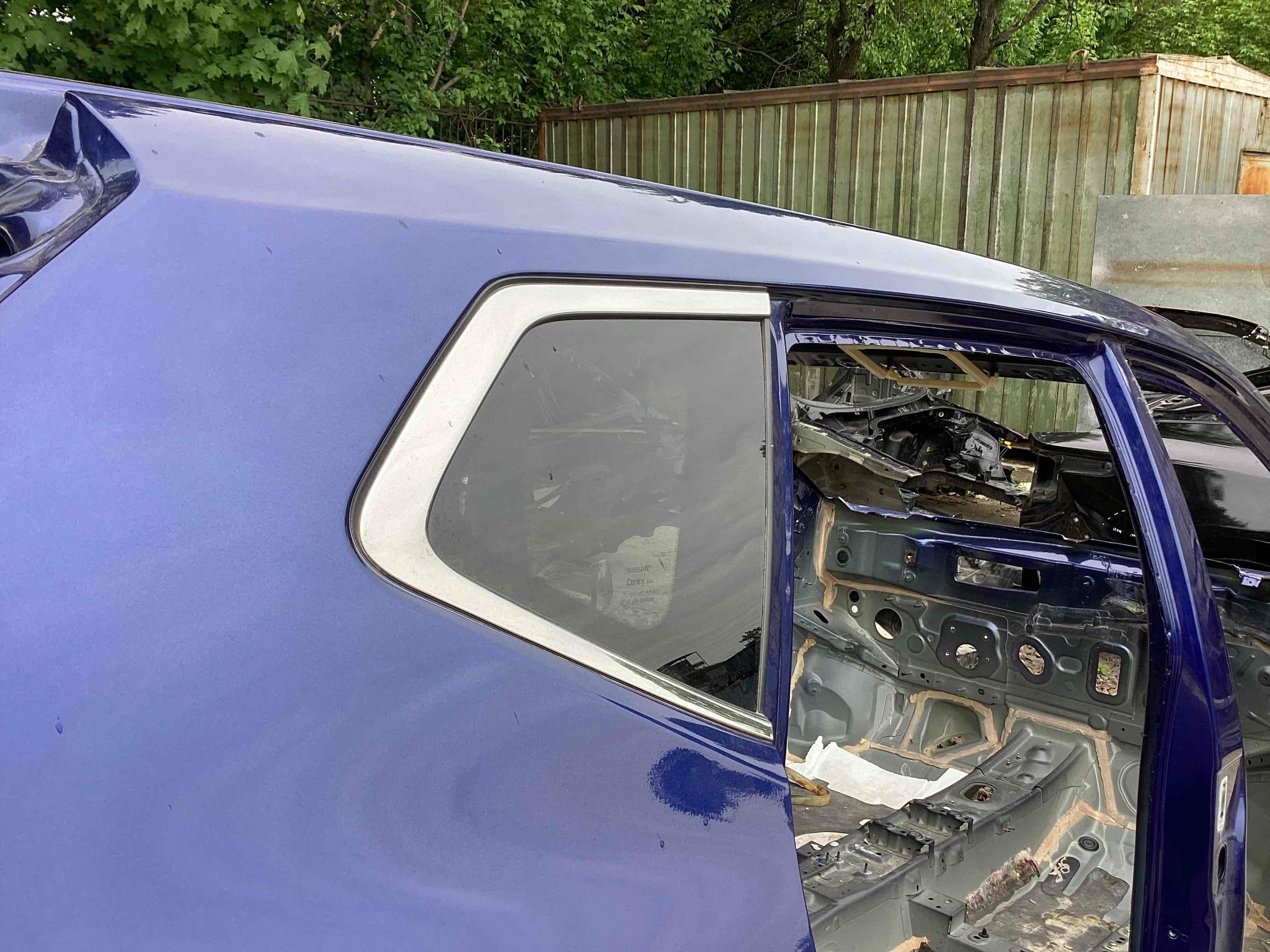 Скло кузова праве