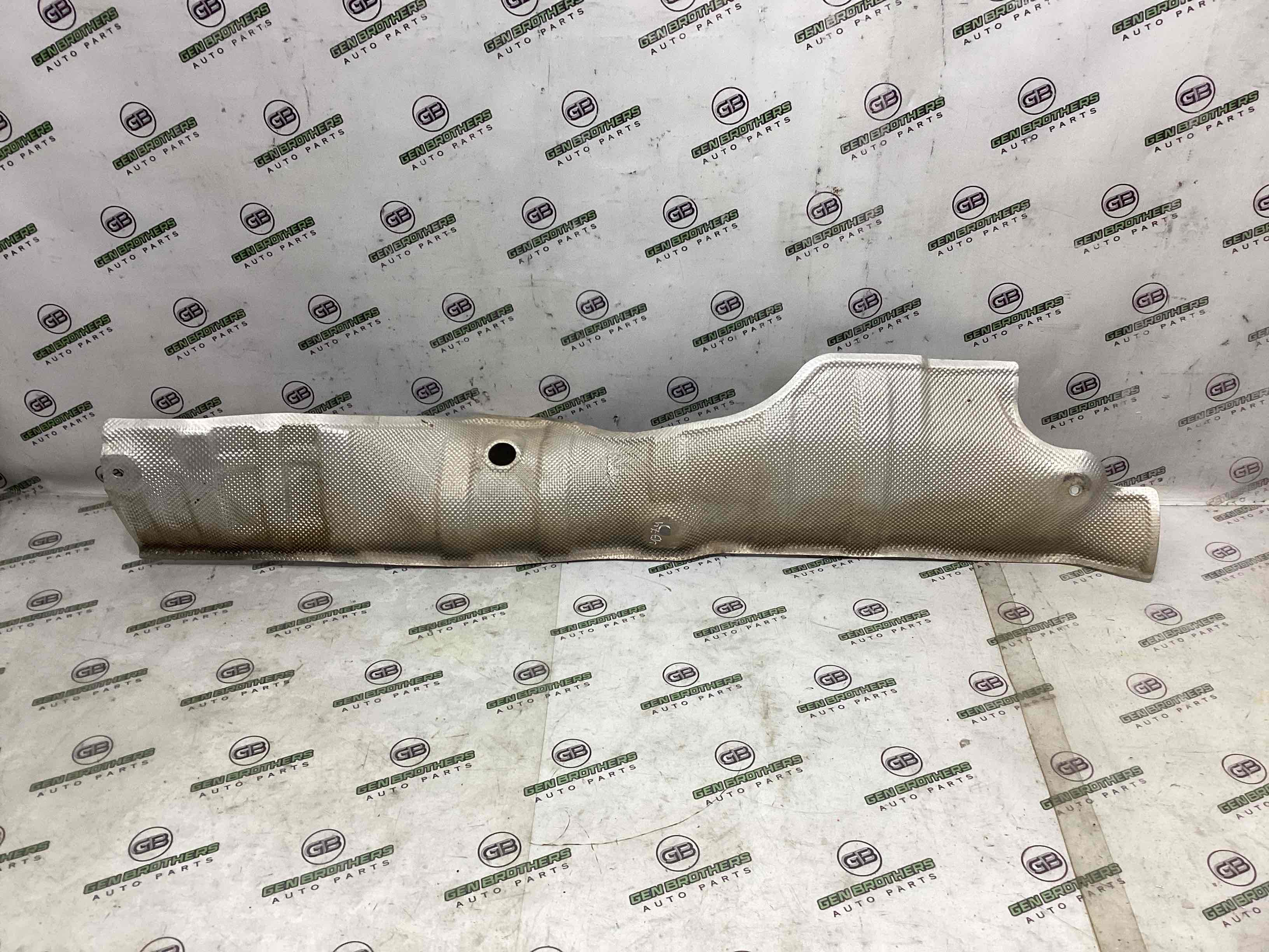 Теплоекран, пластикові ізолятори