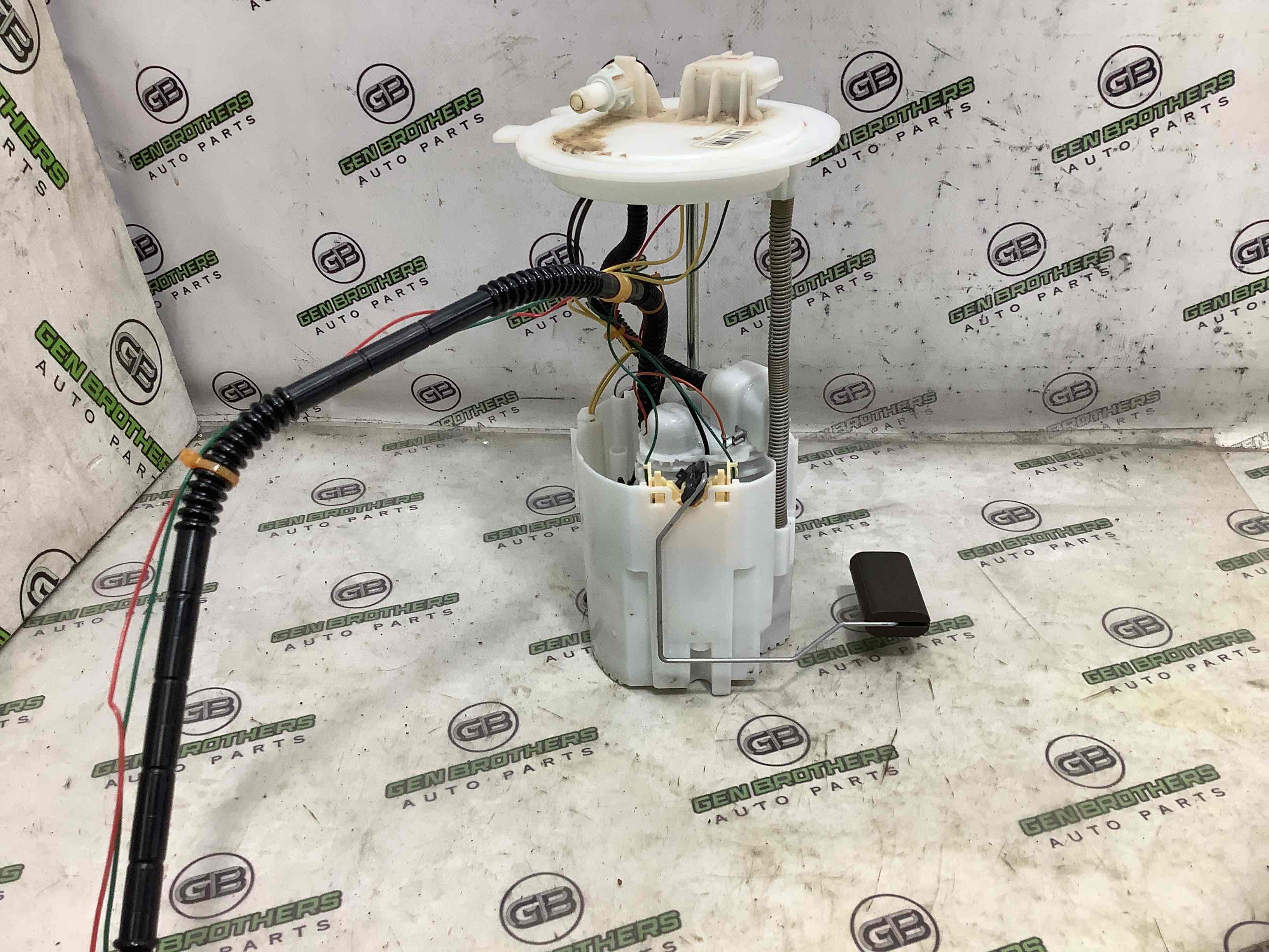 Насос паливний