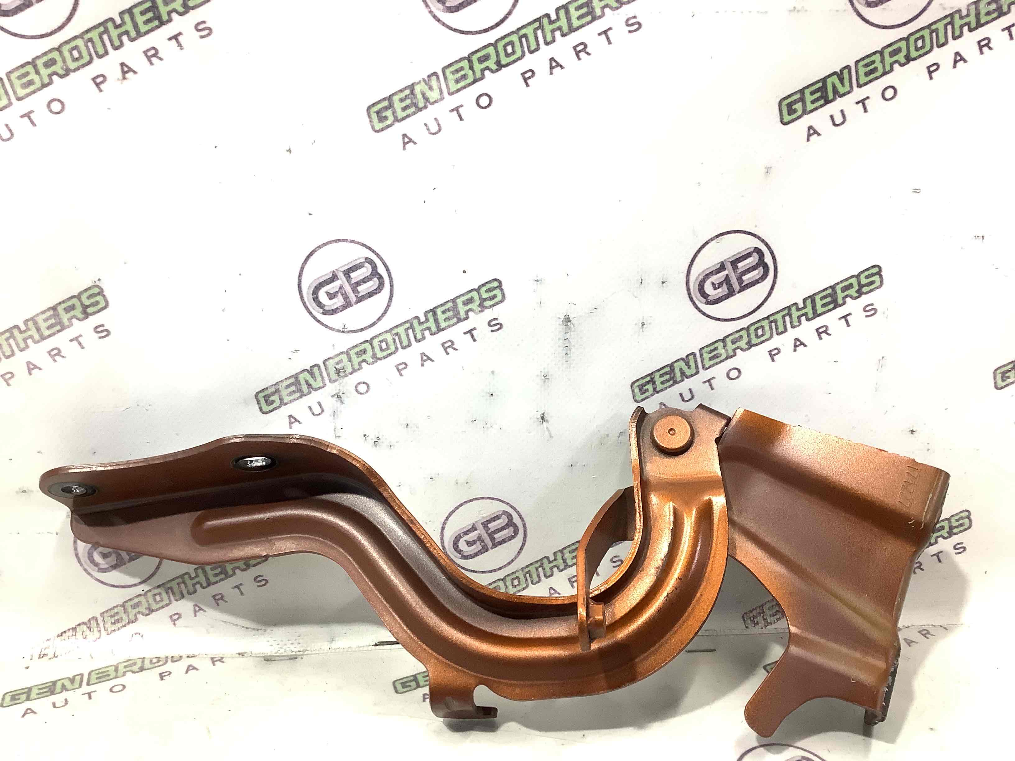 Петля капота, кронштейн капота