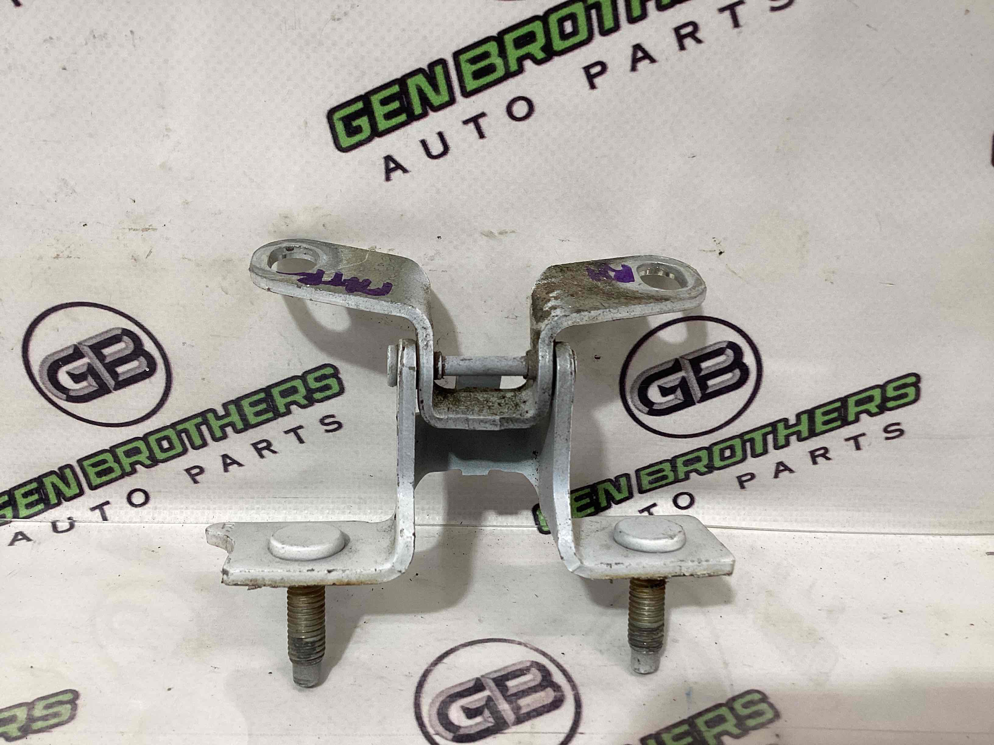 Петля кришки багажника, двері багажника