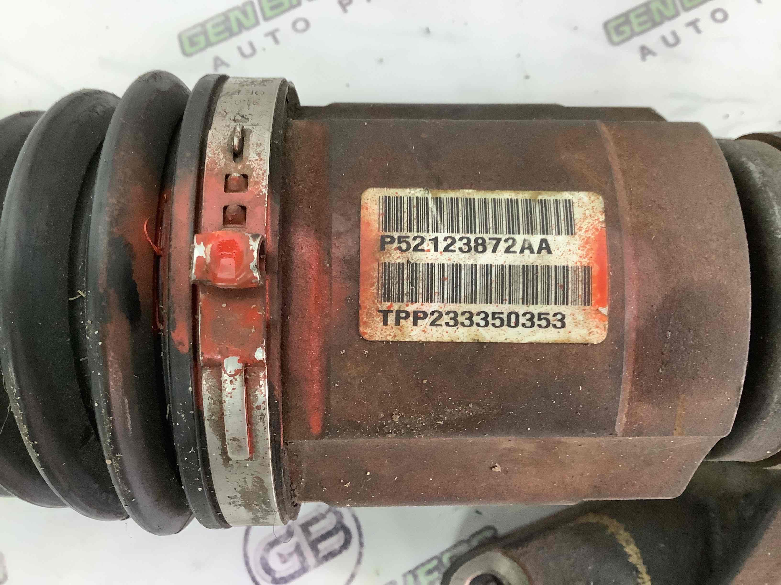 Піввісь передня права (привідний вал, ШРУС)