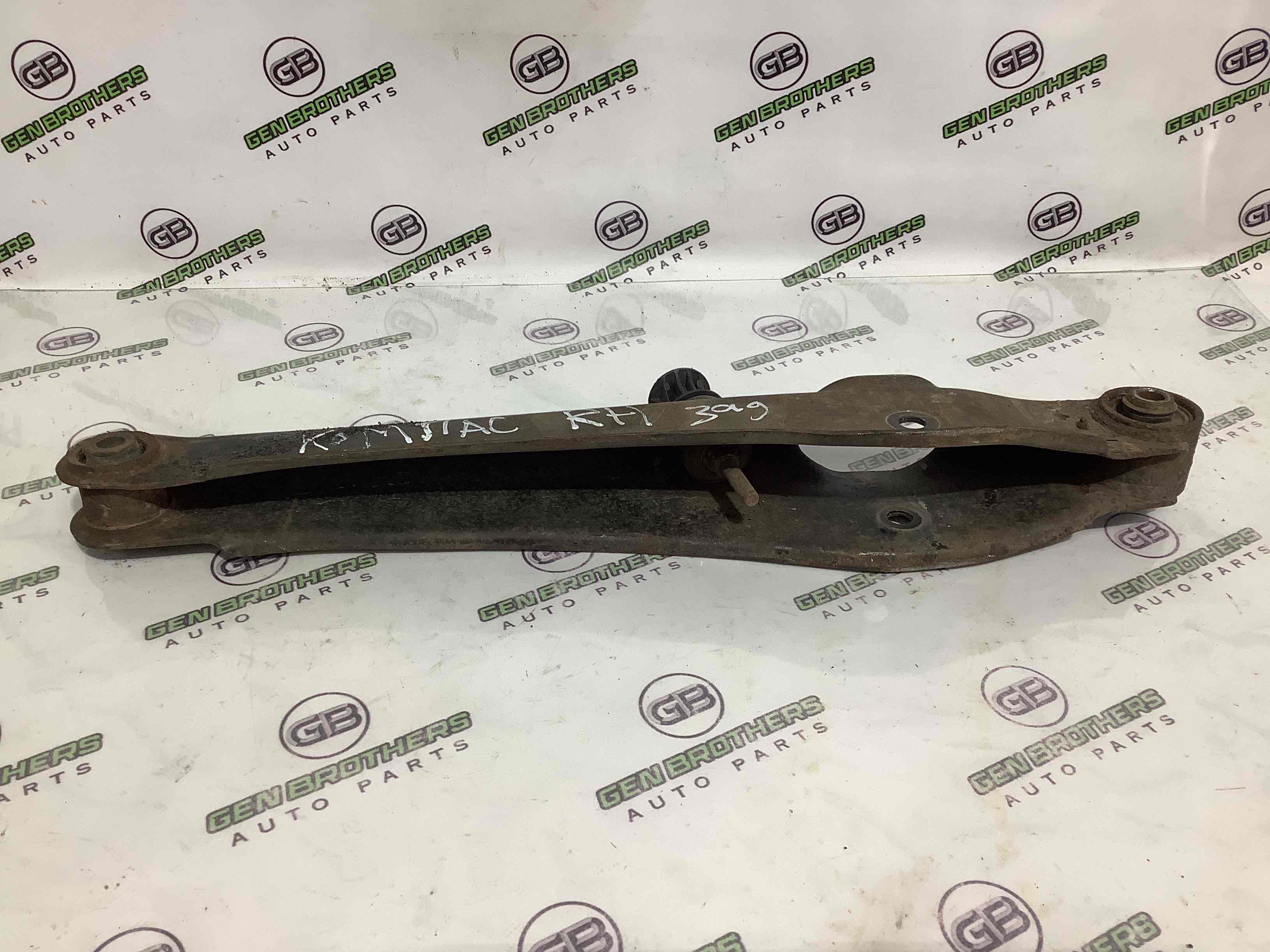 Важіль задній правий