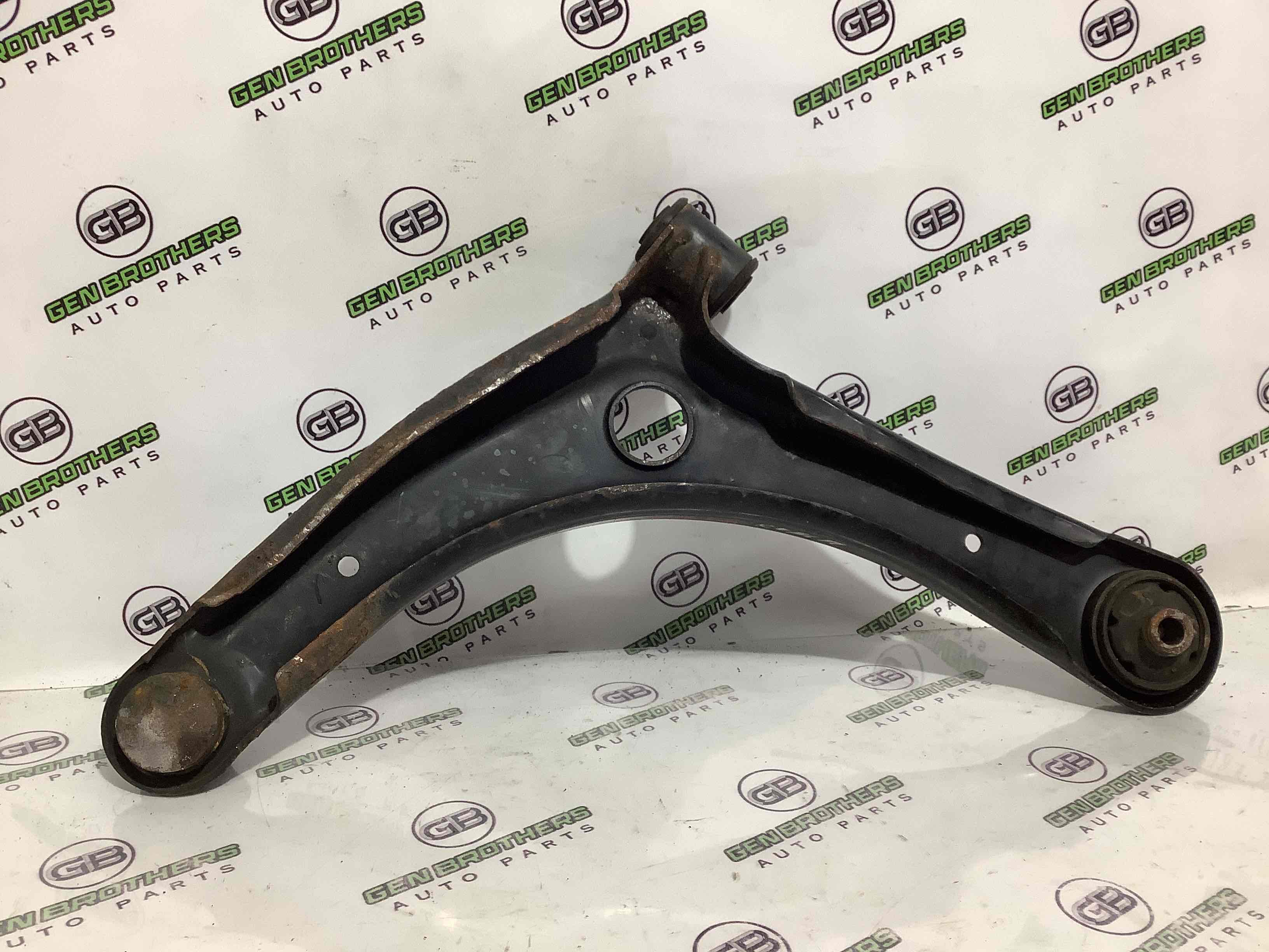 Важіль передній лівий