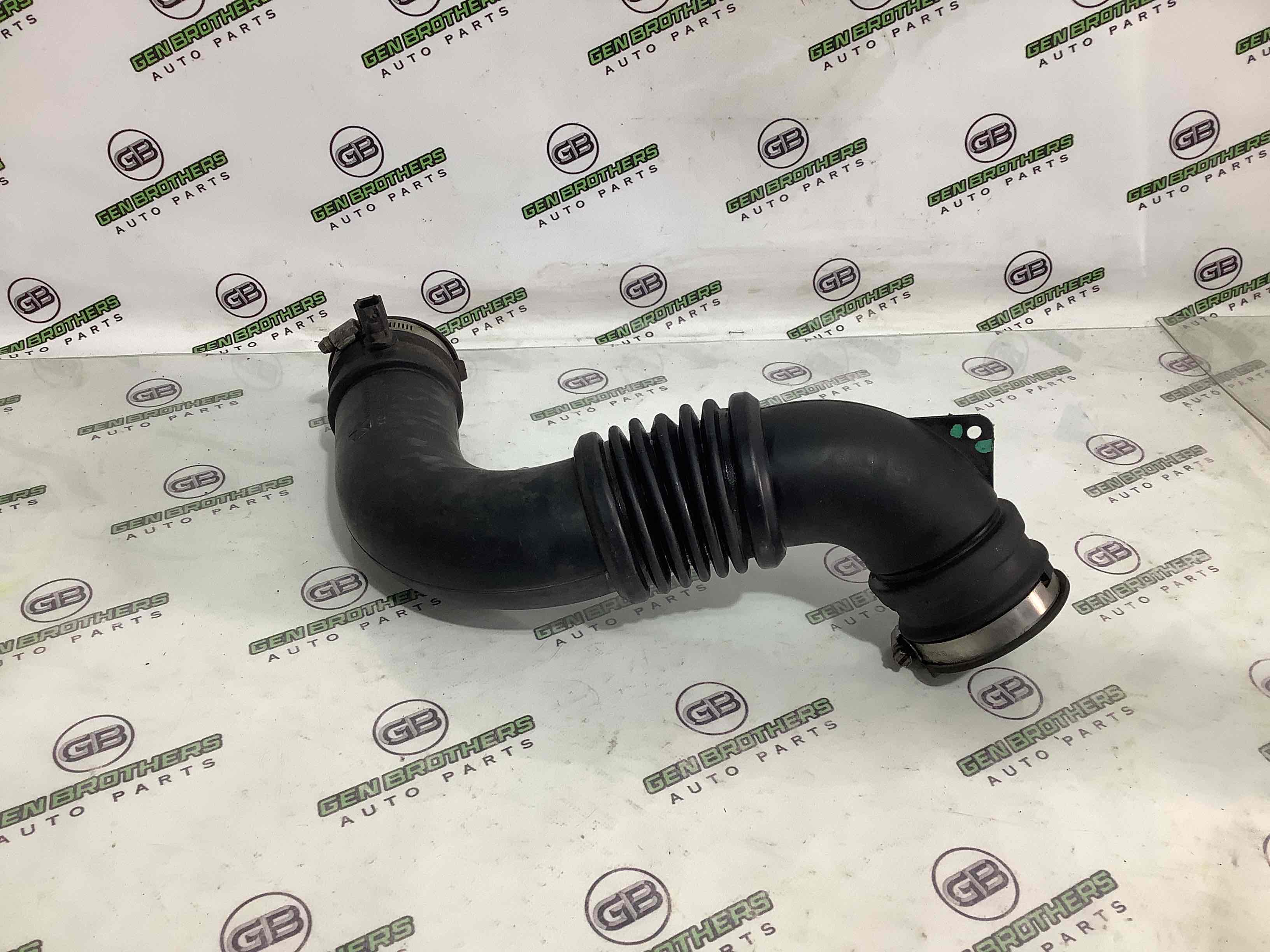 Патрубок повітряного фільтра