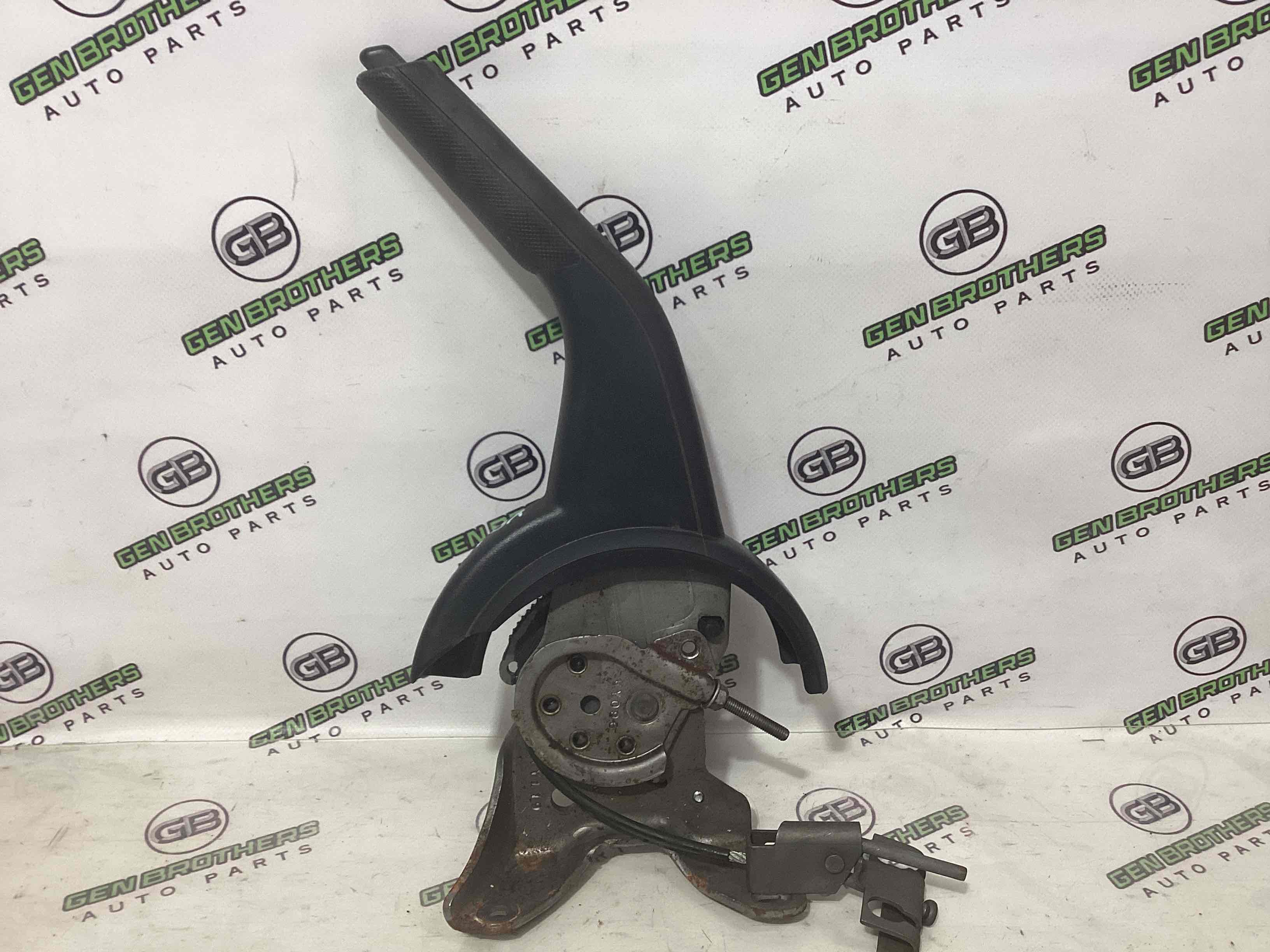 Важель ручного гальма