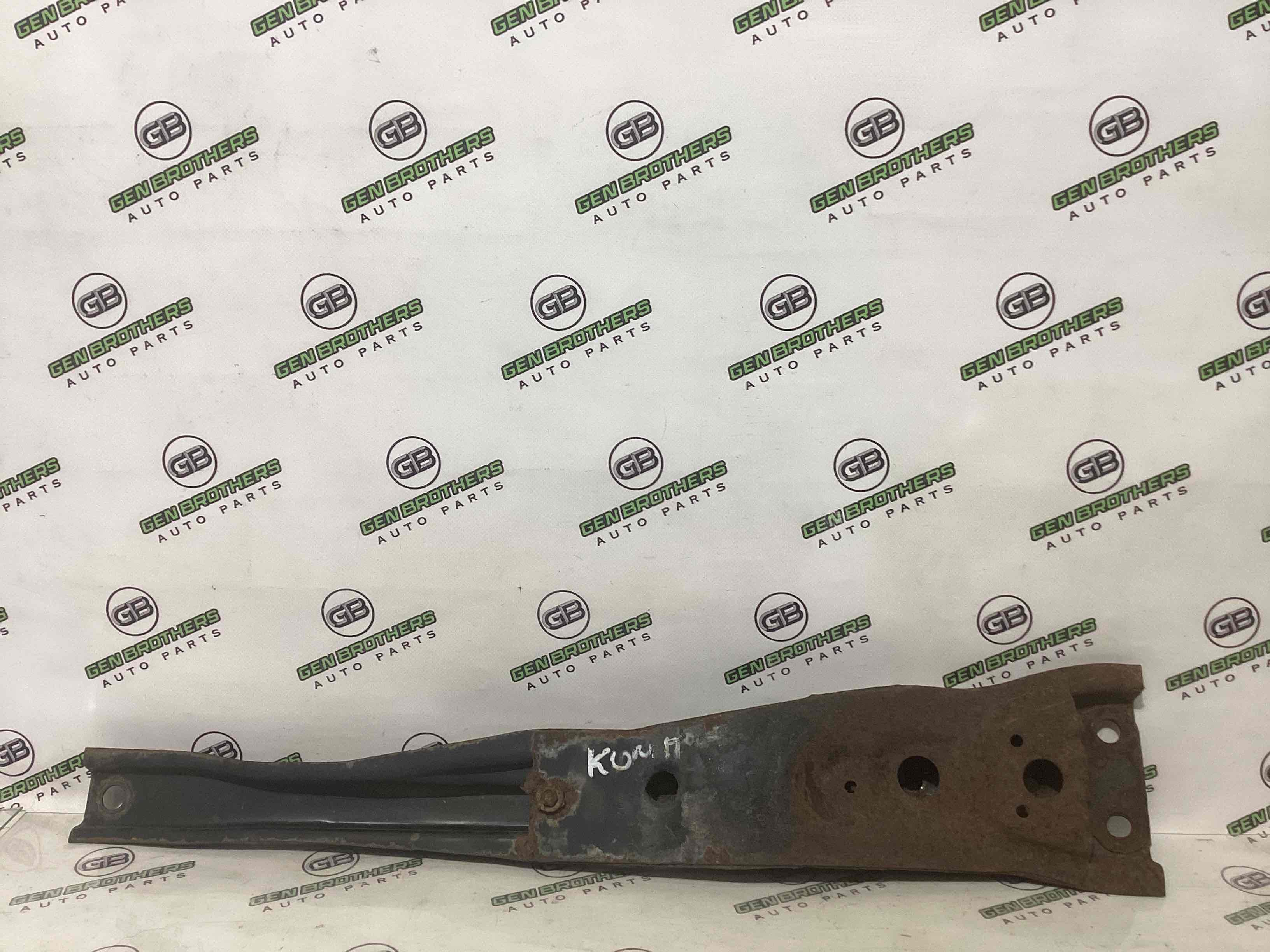 Кронштейн двигуна